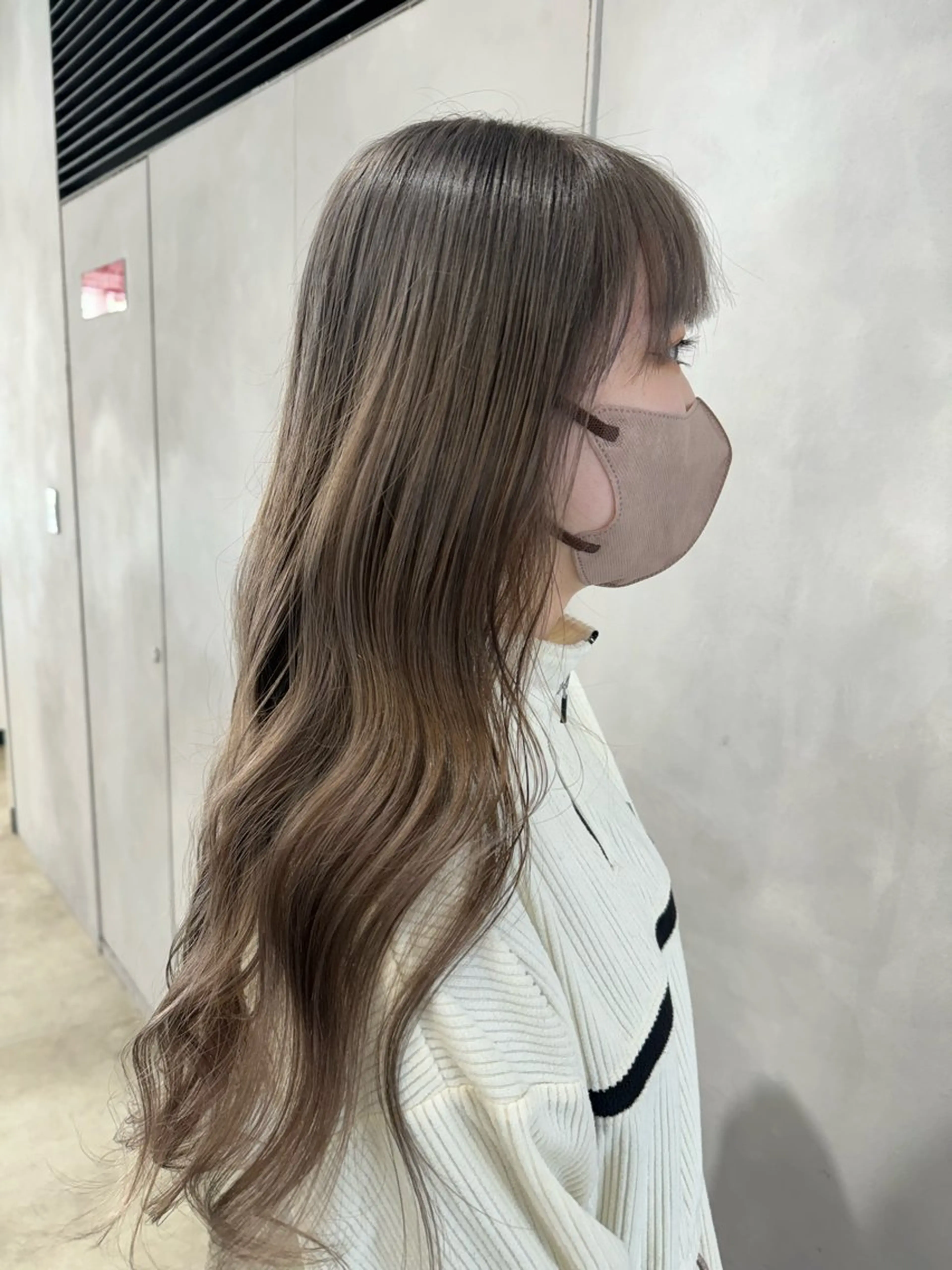 ロング カラー ブリーチ グレージュ ヘアカラー トリートメント 透明感カラー✨艶髪 制作🌱山根あゆみのヘアスタイル