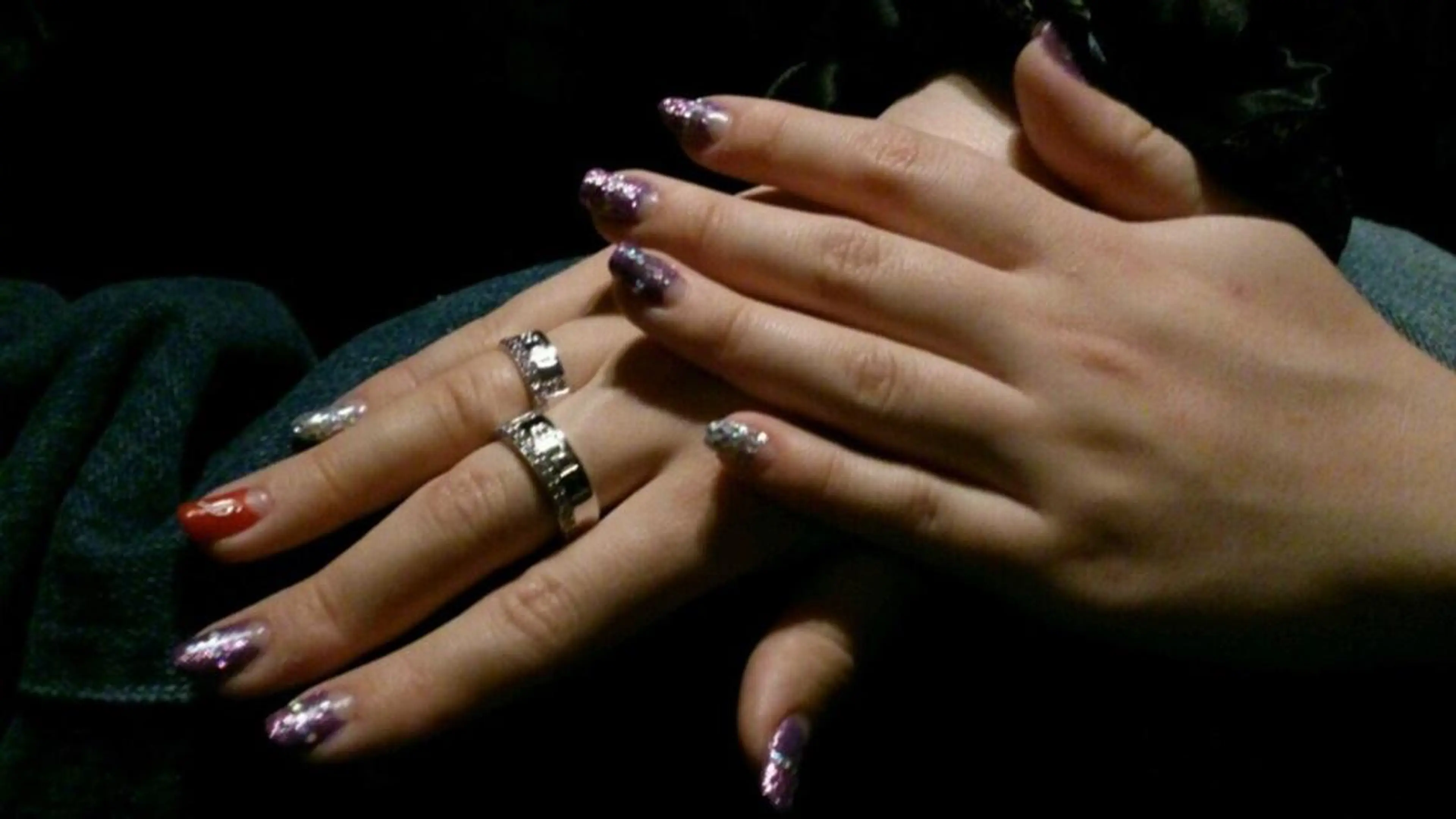 初回★オフ無し★ラメグラデーション★定額ストーンアート2本の写真