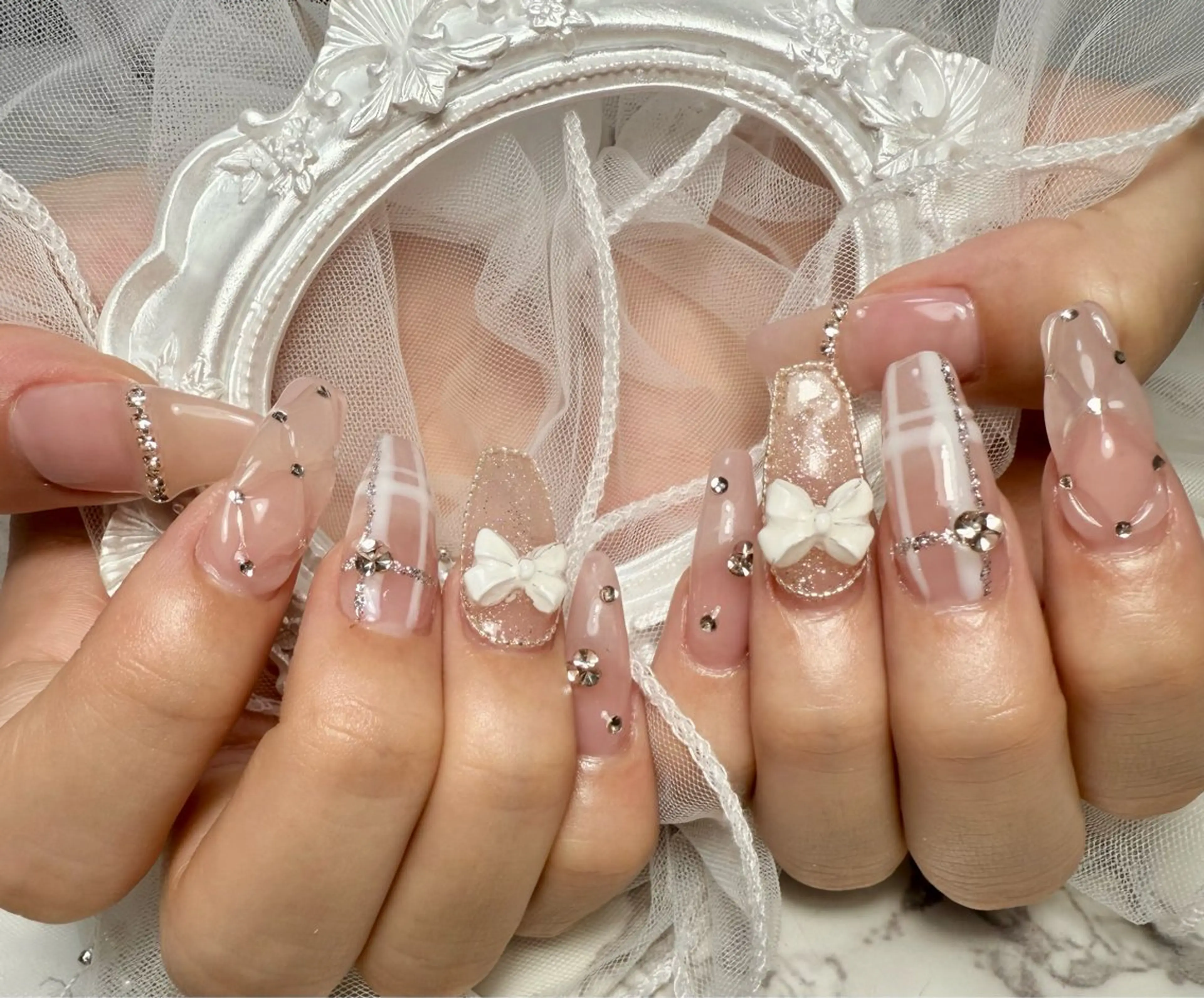 ネイル アートネイル フレンチネイル ガラスフレンチ 氷ネイル・うるうるネイル キラキラネイル M.N_ nailのネイルデザイン