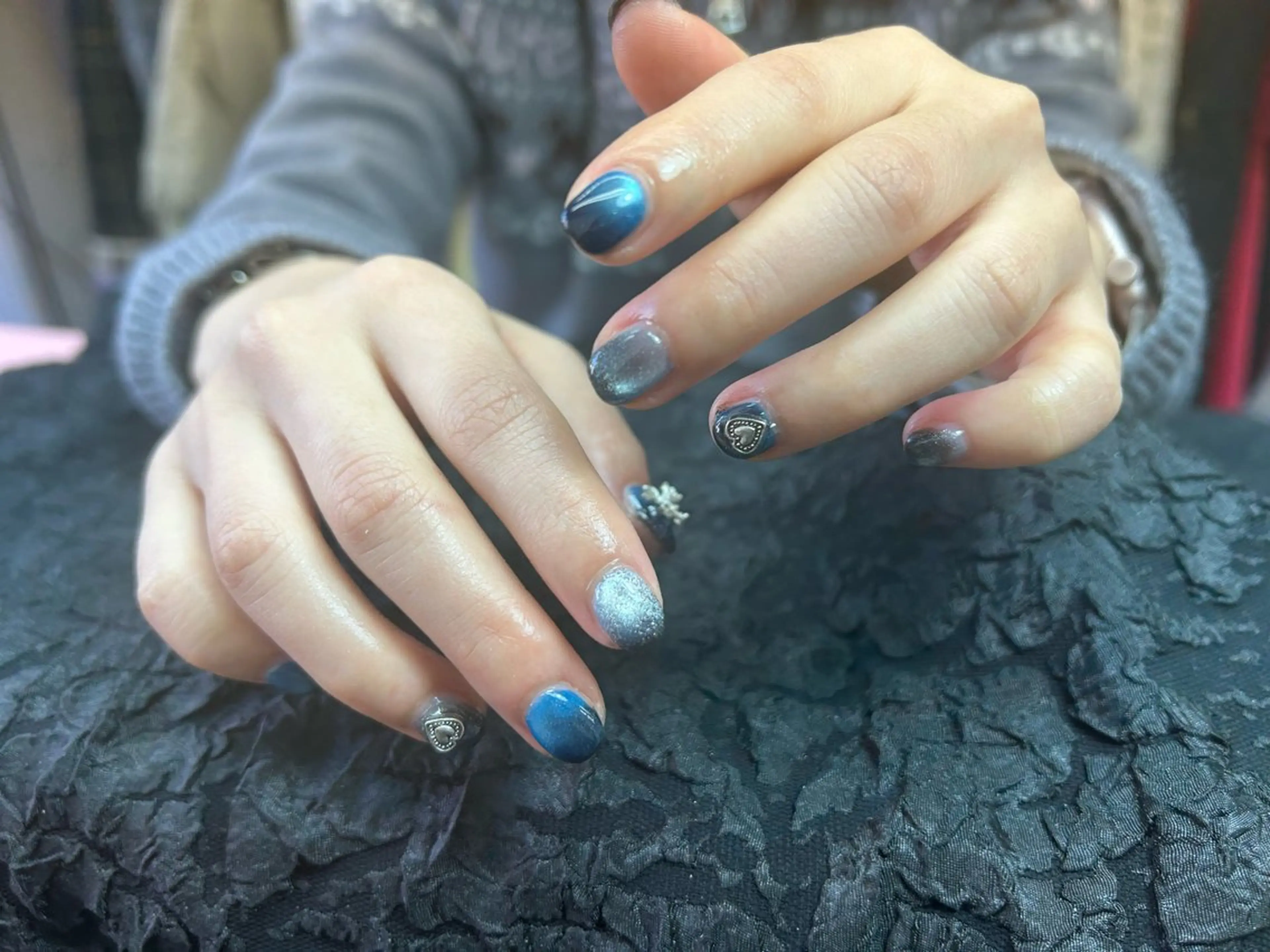 ネイル オーロラネイル フラッシュネイル フラワーネイル フレンチネイル キラキラネイル ハンドネイル 🌟桜beauty 🌟プロ ネイリストのネイルデザイン