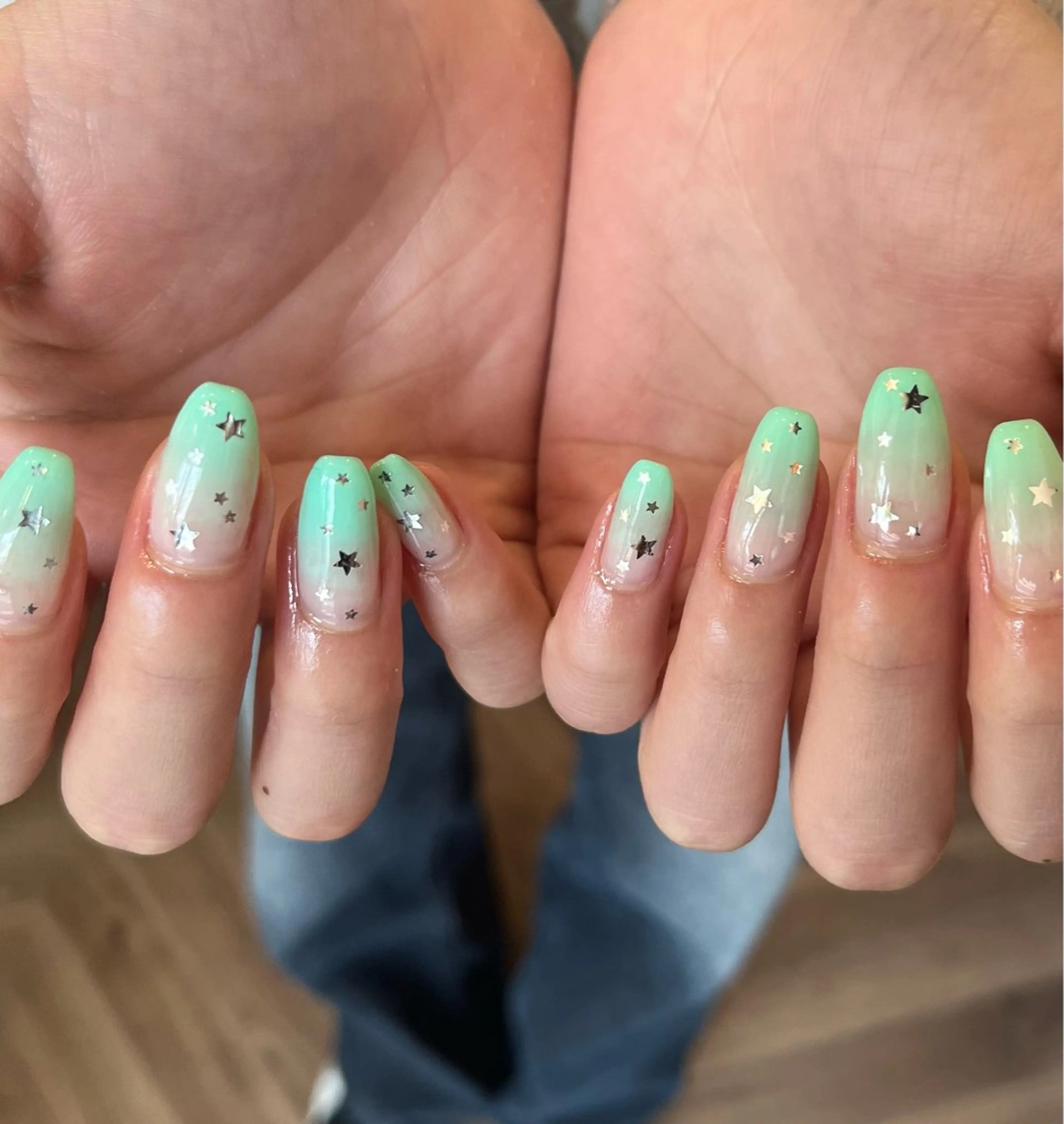 ネイル グラデーション グリーン 持ち込み ハンドネイル AT.1011 (ハルカ)のネイルデザイン