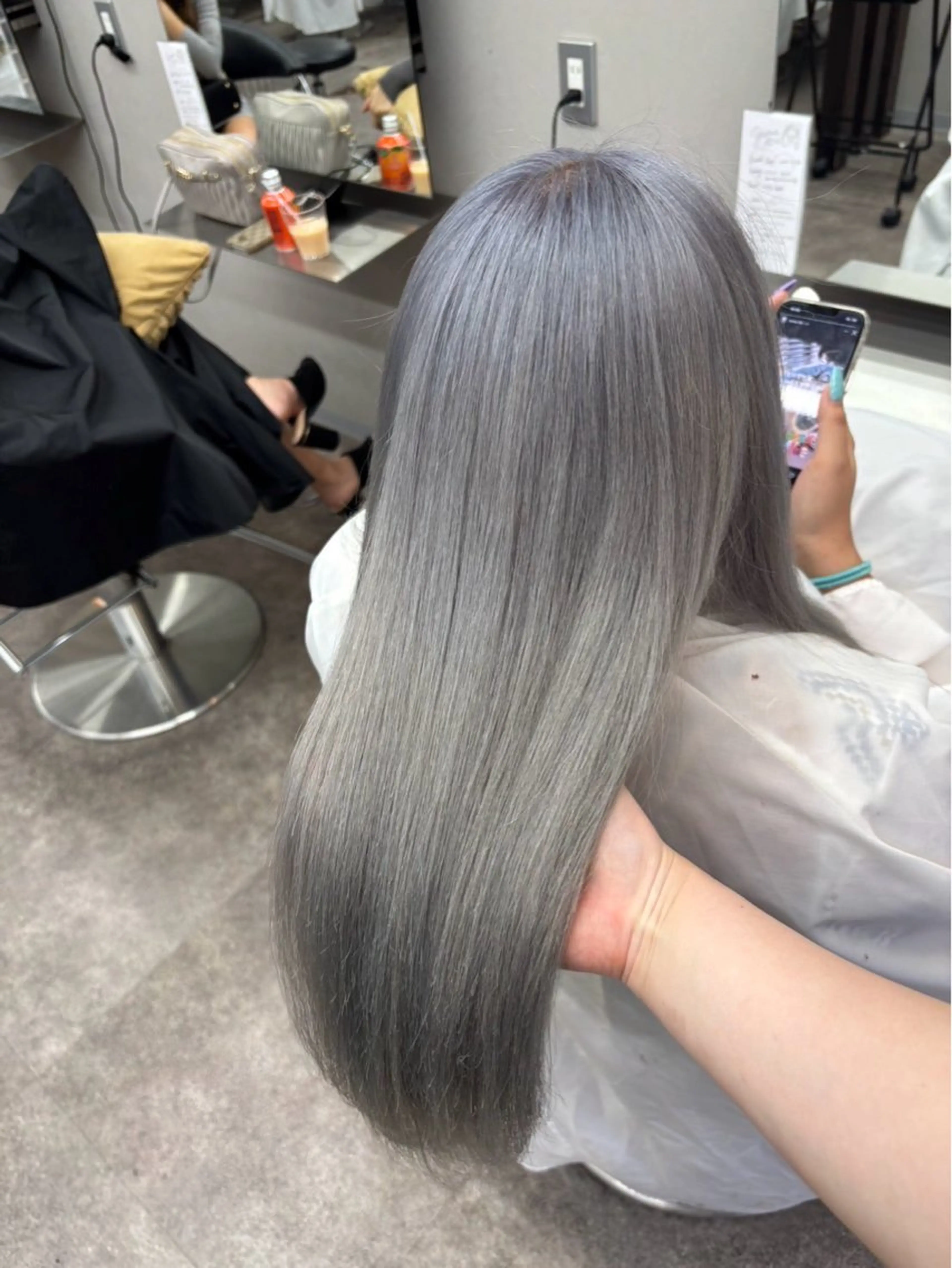 ロング ヘアカラー 松村 舞桜のヘアスタイル