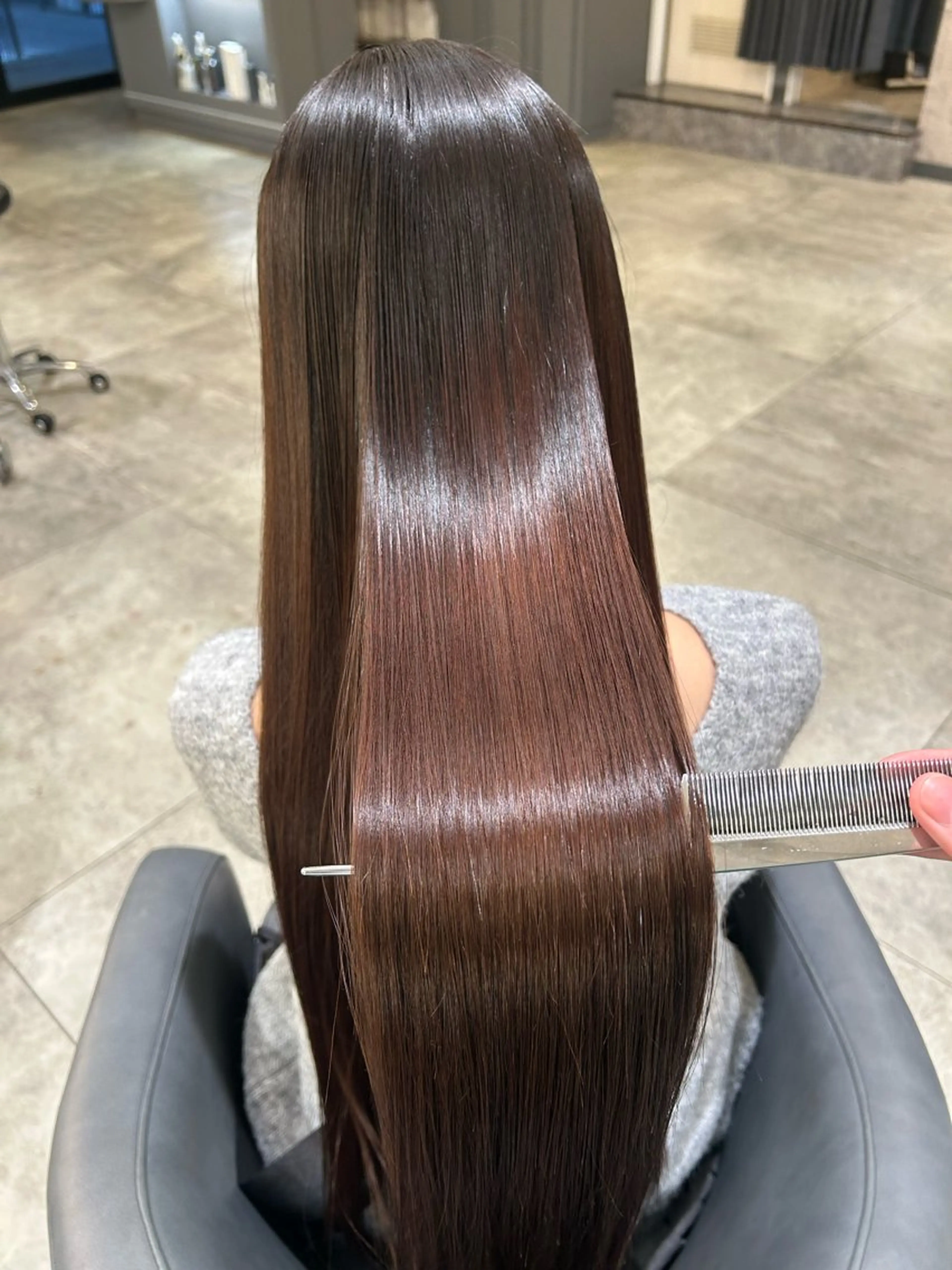 髪質改善酸性ストレート＋カラー＋トリートメントの写真