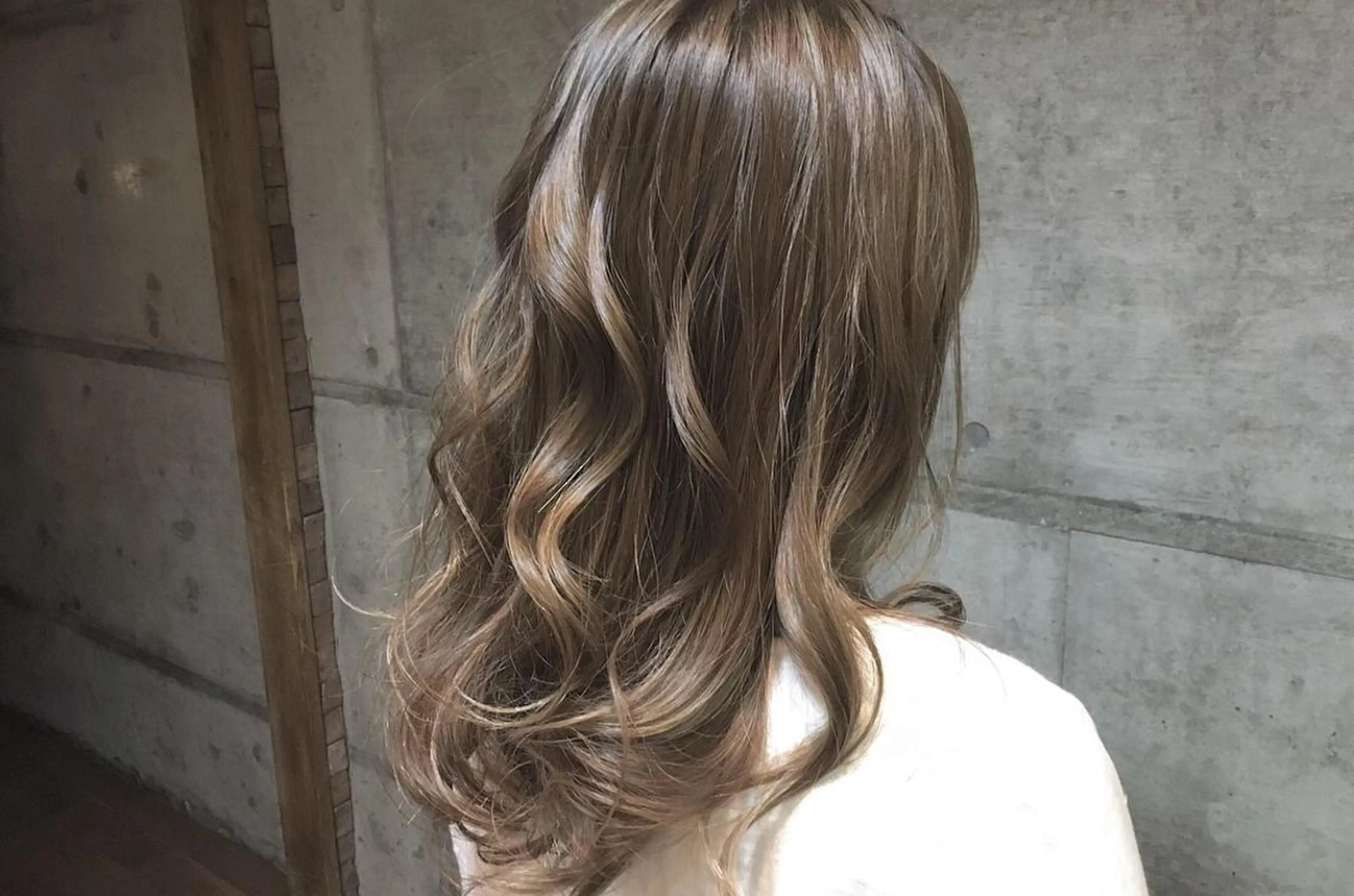 セミロング ハイライト クラッチムク博多小川 旭のヘアスタイル
