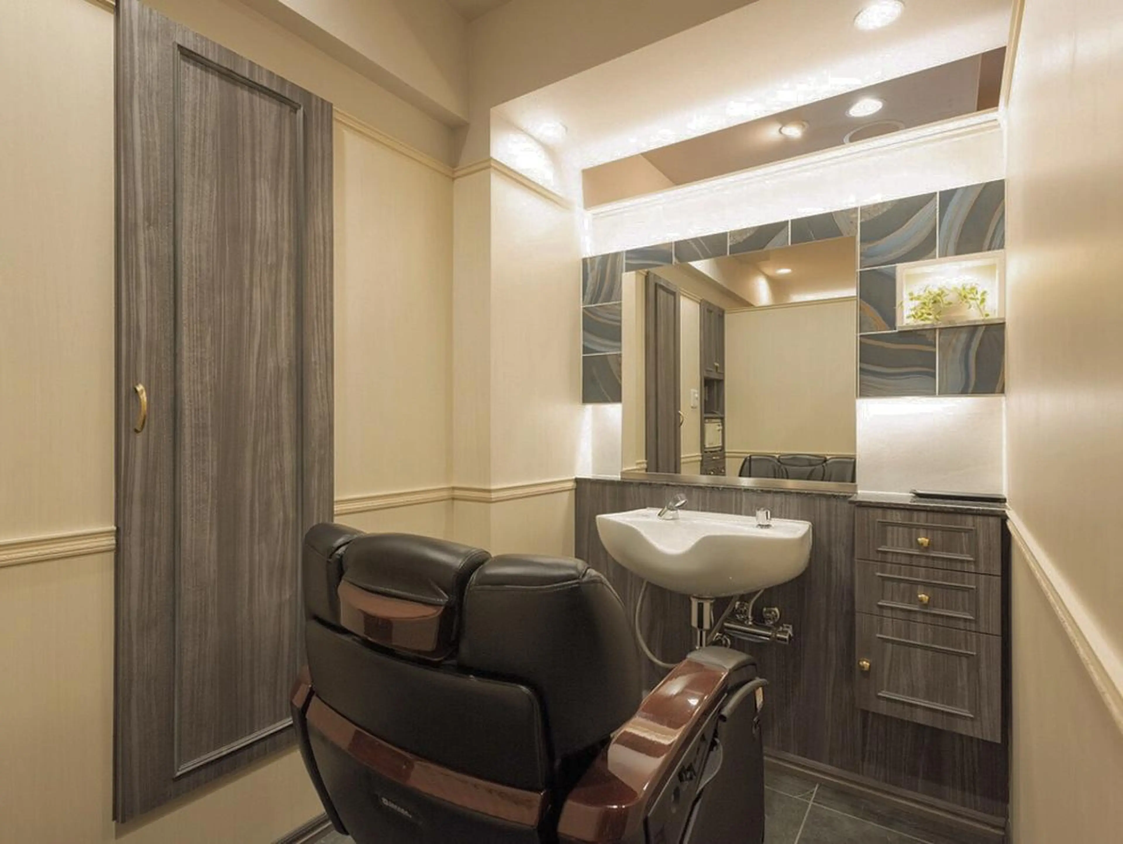 メンズ ブライダルエステ🪽 ミレイの眉毛・アイブロウイメージ