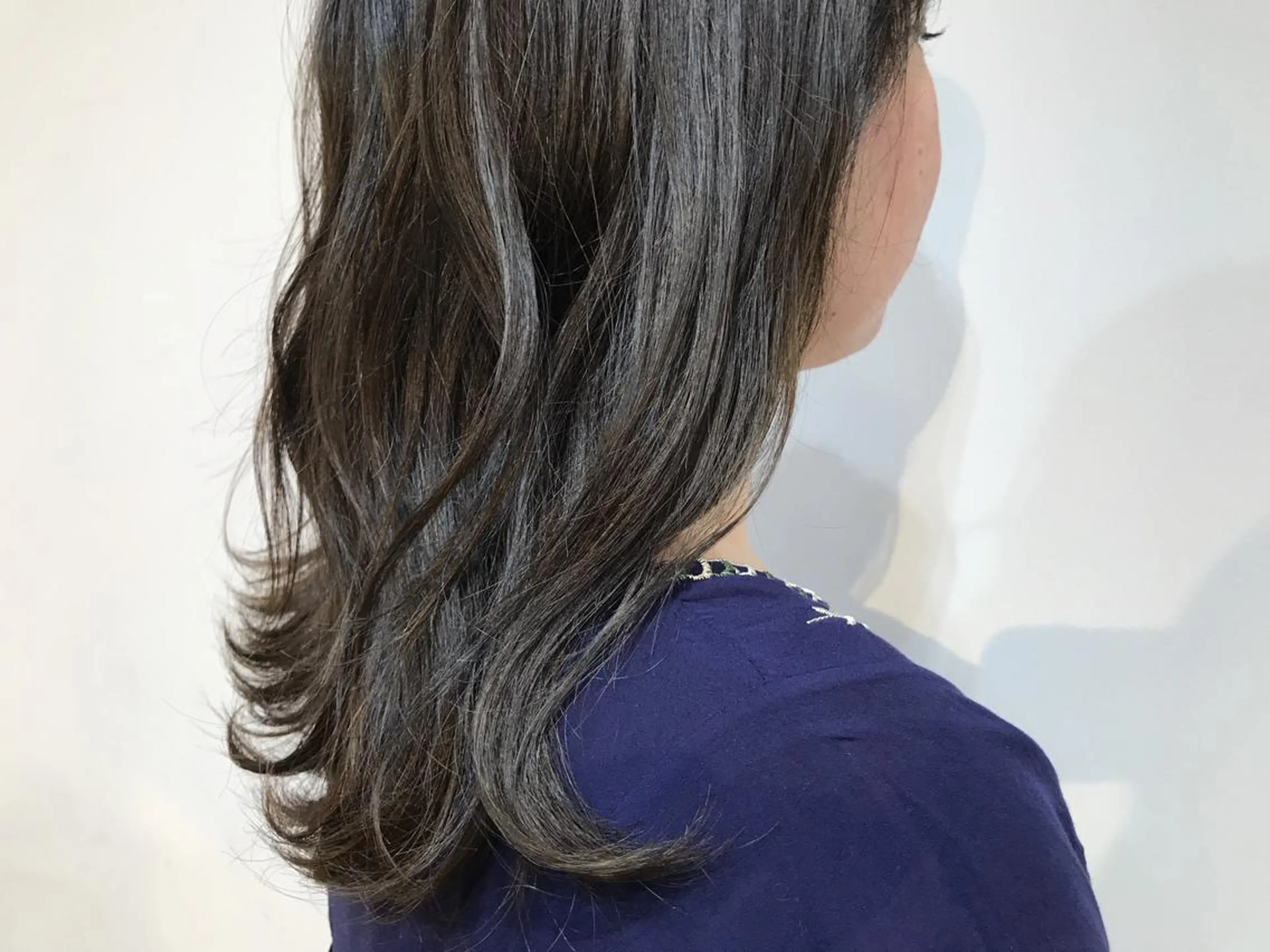 セミロング カラー アッシュ ヒロミ/アレンジ/ アンニュイ/透け感のヘアスタイル