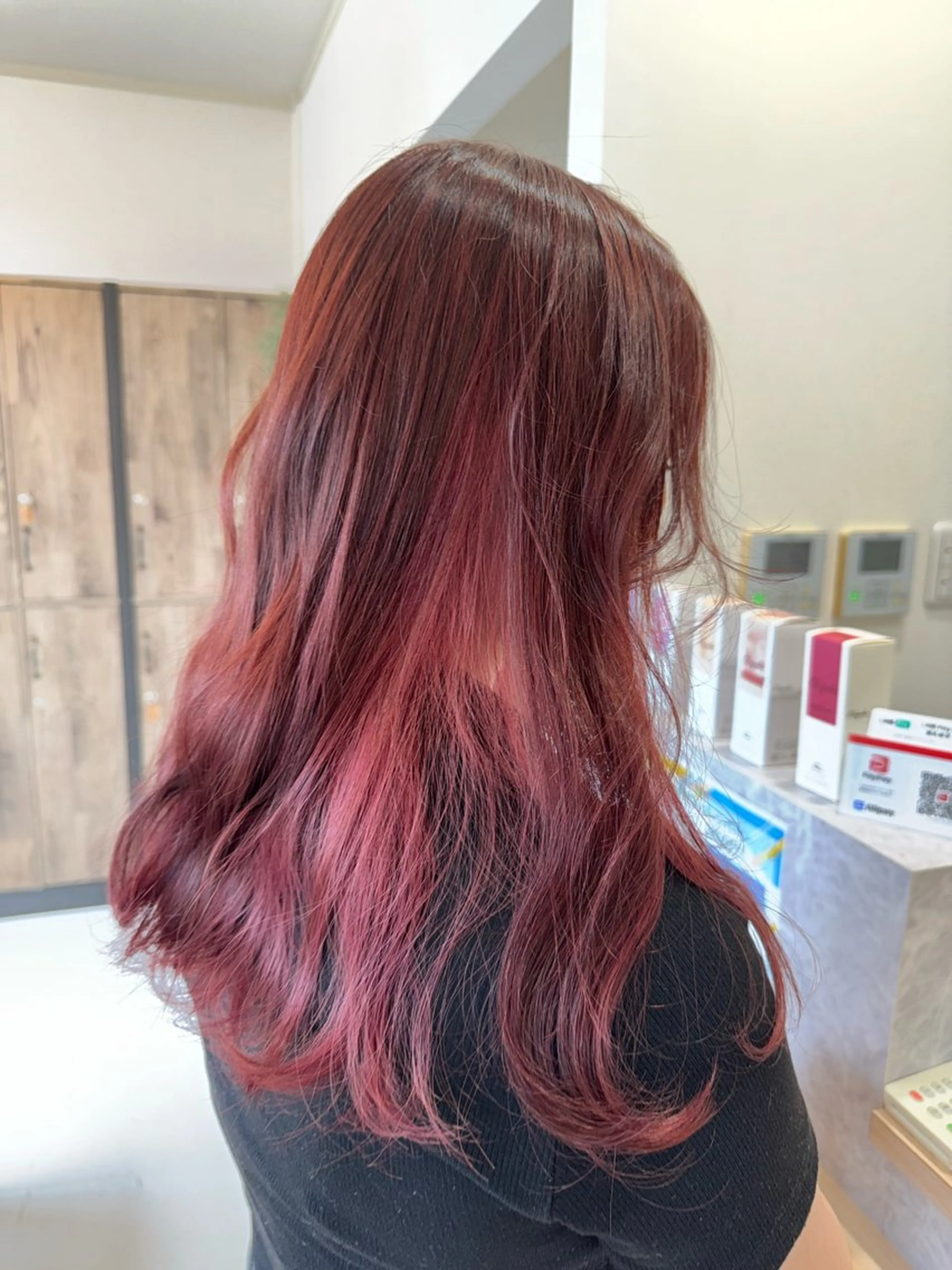 ロング ヘアカラー 手塚 麗のヘアスタイル