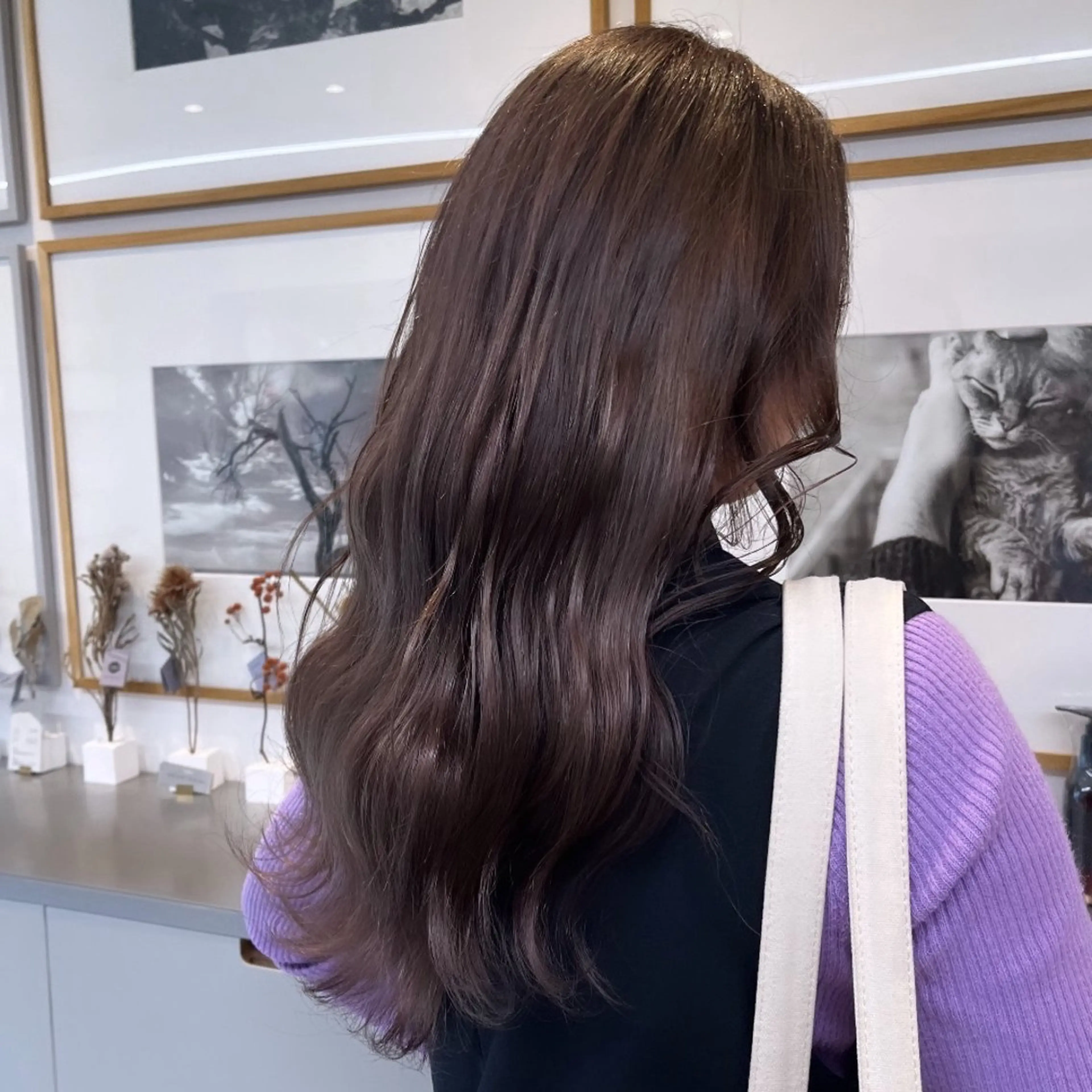 セミロング カラー ベージュカラー 透明感カラー ダブルカラー ハイトーンカラー ミルクティーベージュ ヘアカラー トリートメント ヘッドスパ ヘアセット カジュアルを女っぽく 𝗮𝘆𝗮𝗰𝗼のヘアスタイル