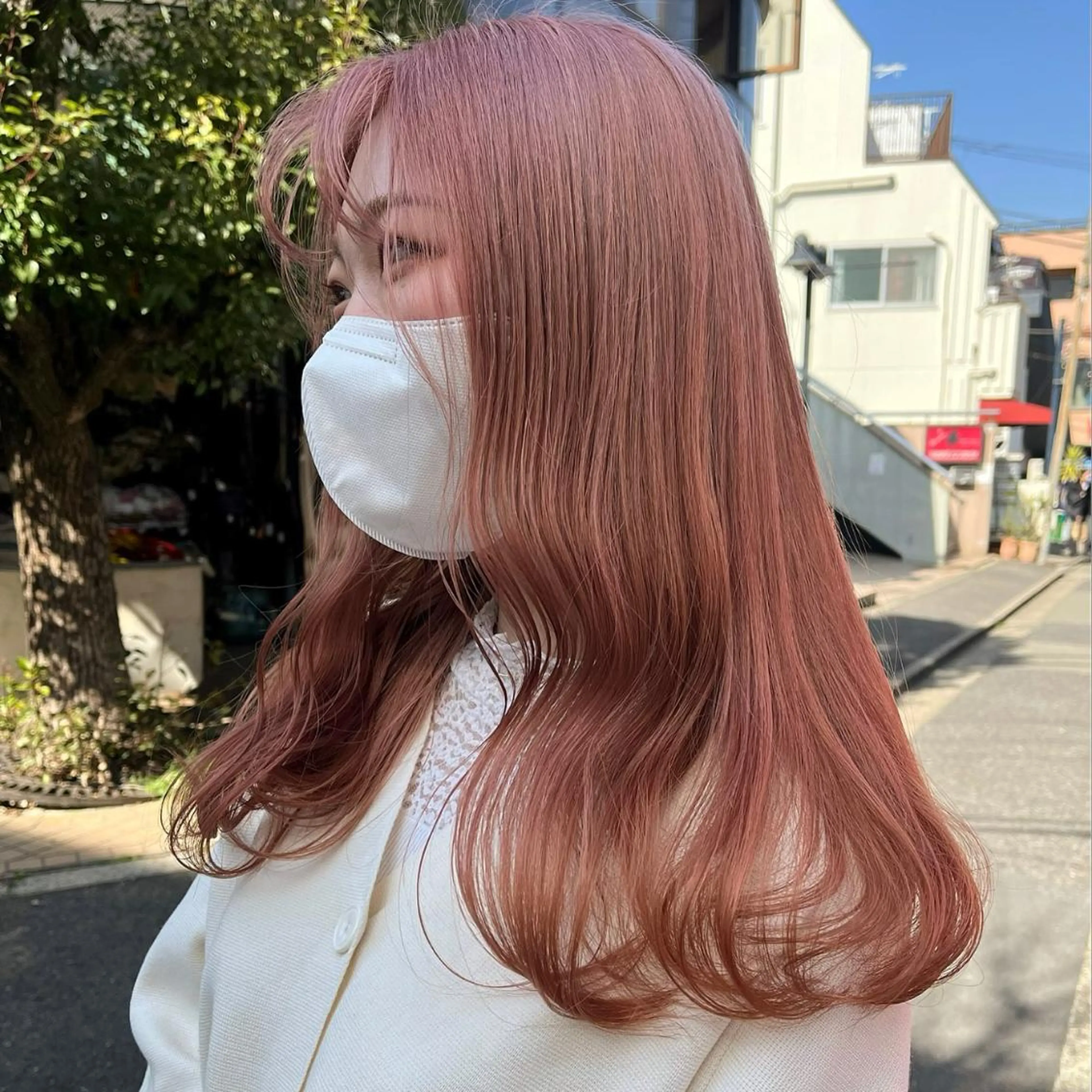 ロング カラー ベージュカラー ブリーチ ピンクカラー ピンクベージュ ボブハイトーン🦖 デザインMAMIのヘアスタイル