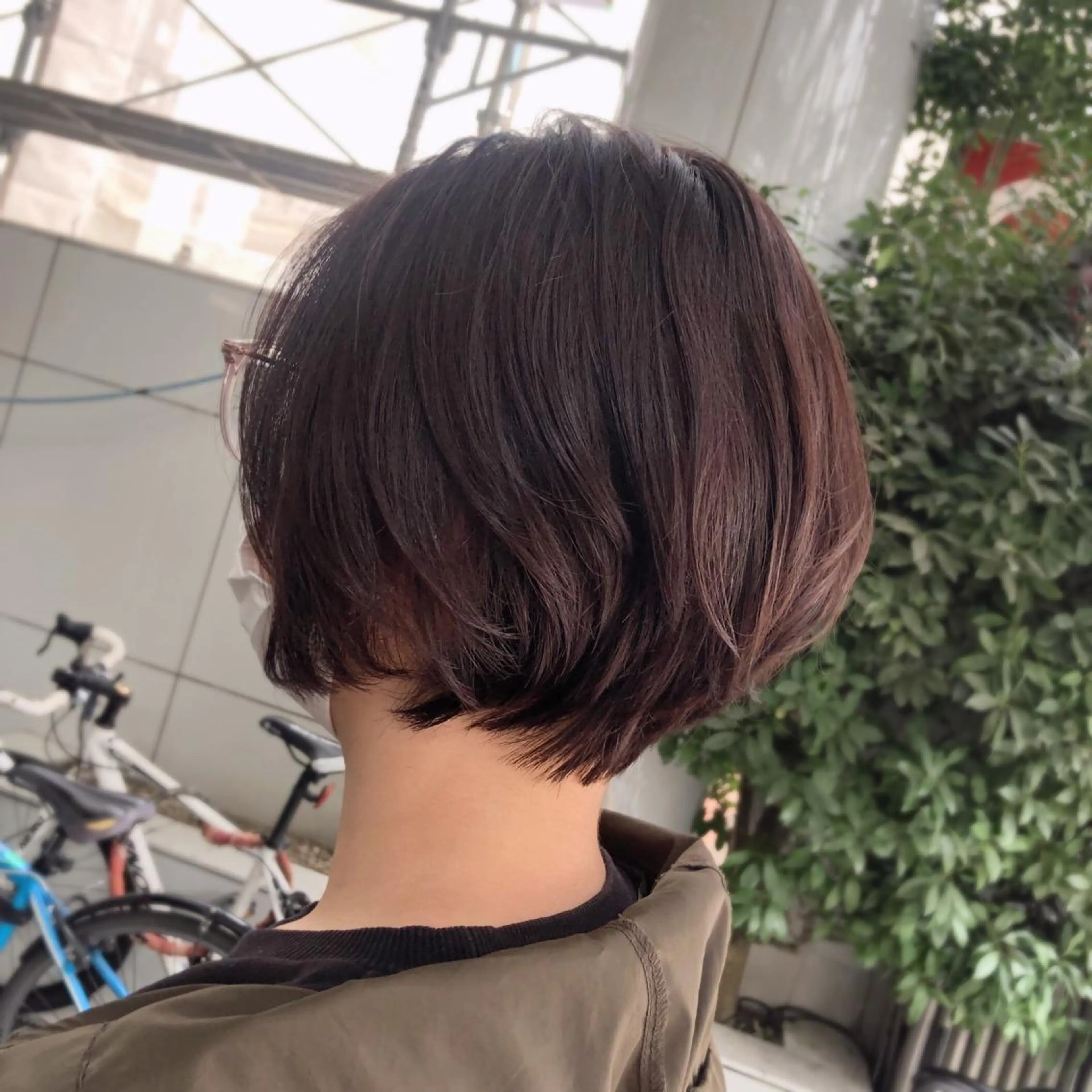 ショート カラー ヘアカラー トリートメント 山崎 絵莉香のヘアスタイル