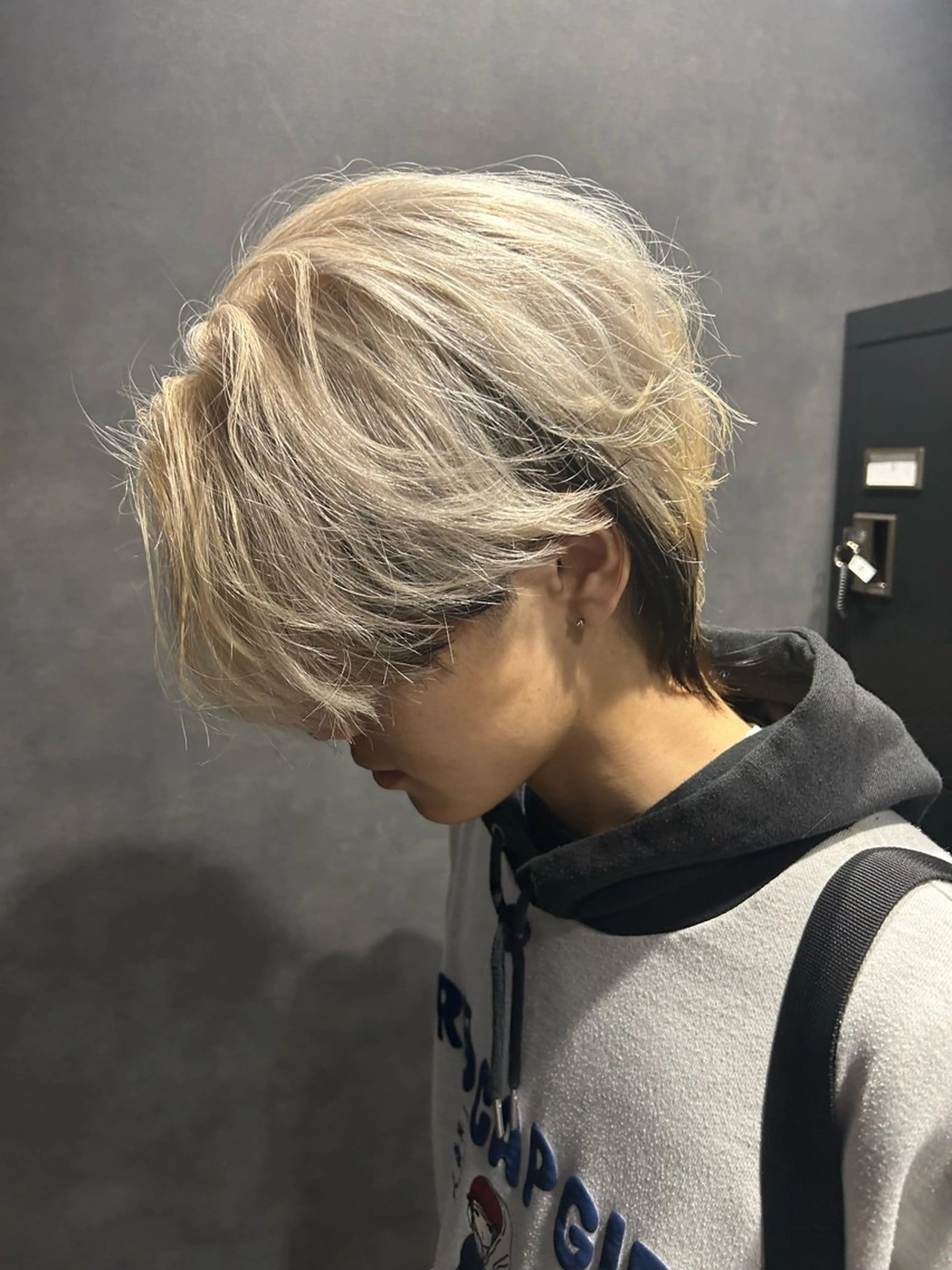 ミディアム カラー メンズ ミディアムパーマ メンズブリーチ メンズ韓国風 マッシュ メンズパーマ 🐺森 雄飛/メンズ 韓国ヘアのヘアスタイル