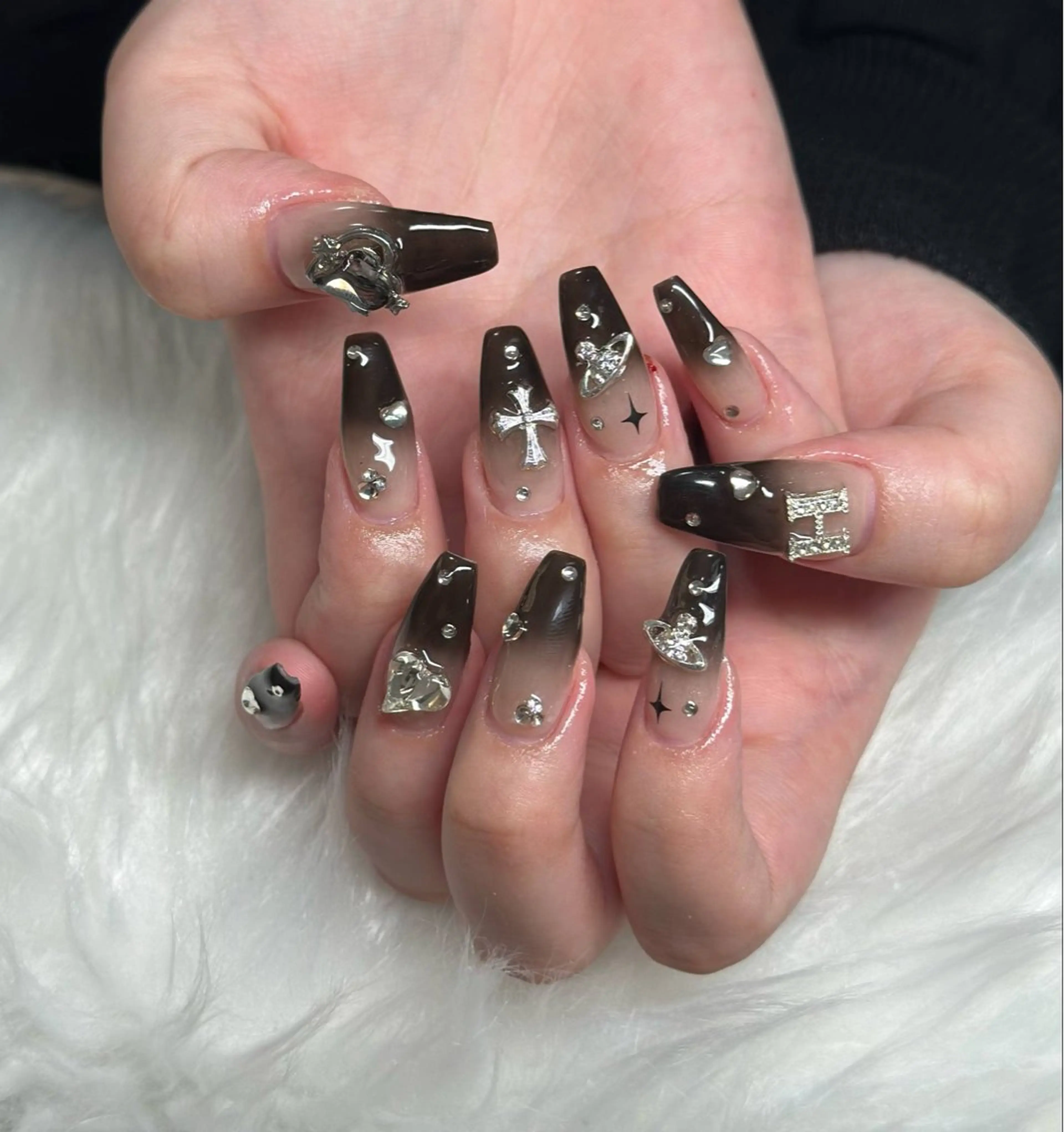 ネイル オーロラネイル フレンチネイル ジェルネイル ハロウィン キラキラネイル H.baby Nail Salonのネイルデザイン