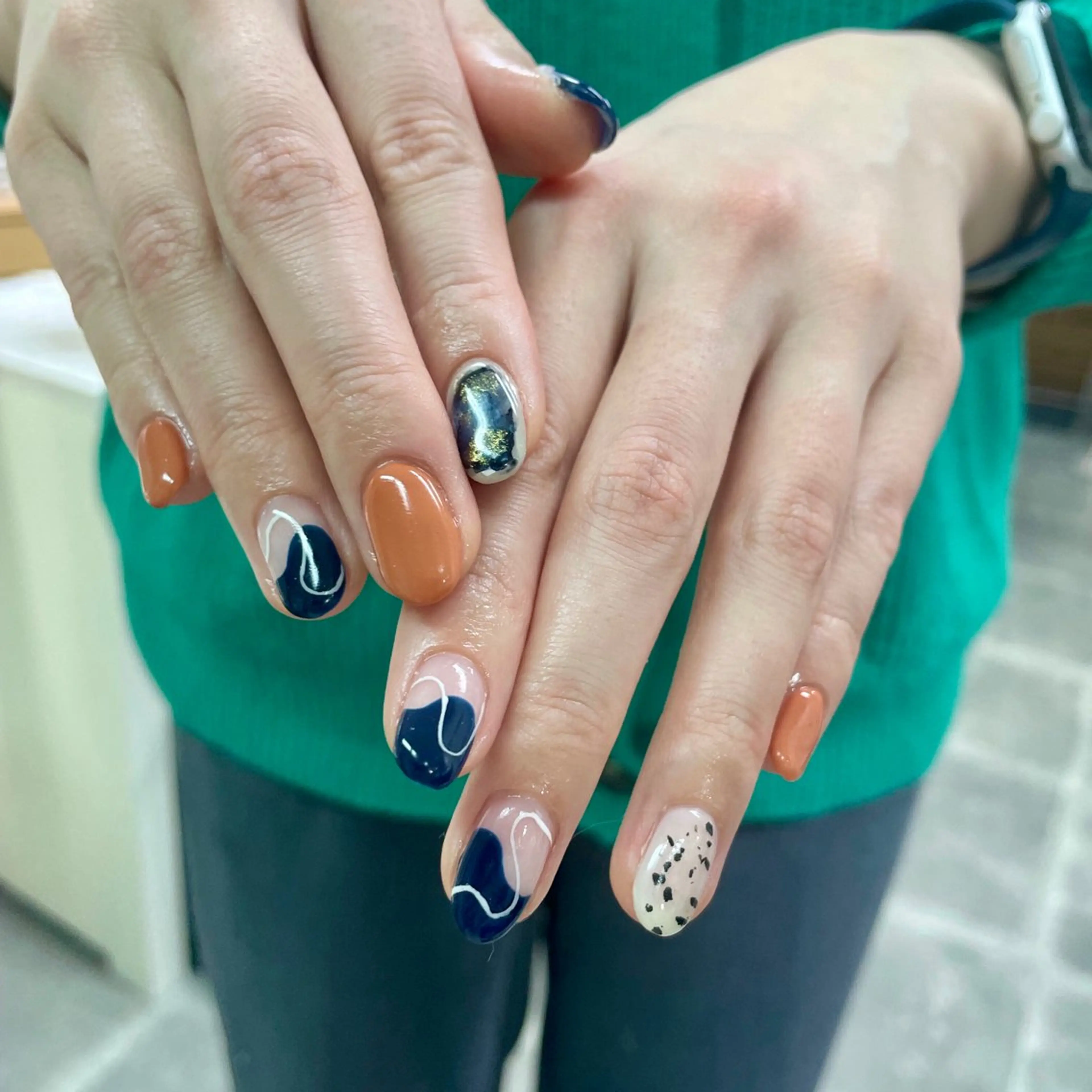 ネイル アートネイル べっ甲ネイル フレンチネイル ジェルネイル グリーン nailstudio eviz新宿店のネイルデザイン