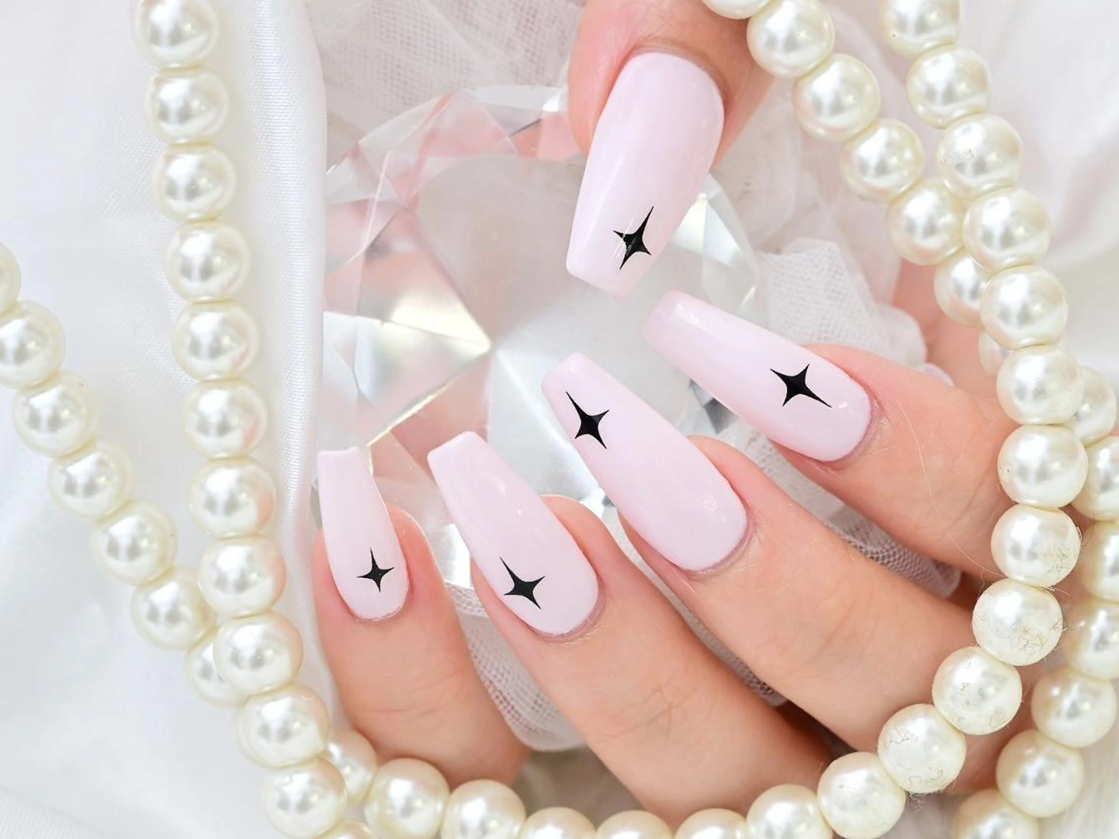 ネイル ❤️💛REBEST 京橋 nailのネイルデザイン