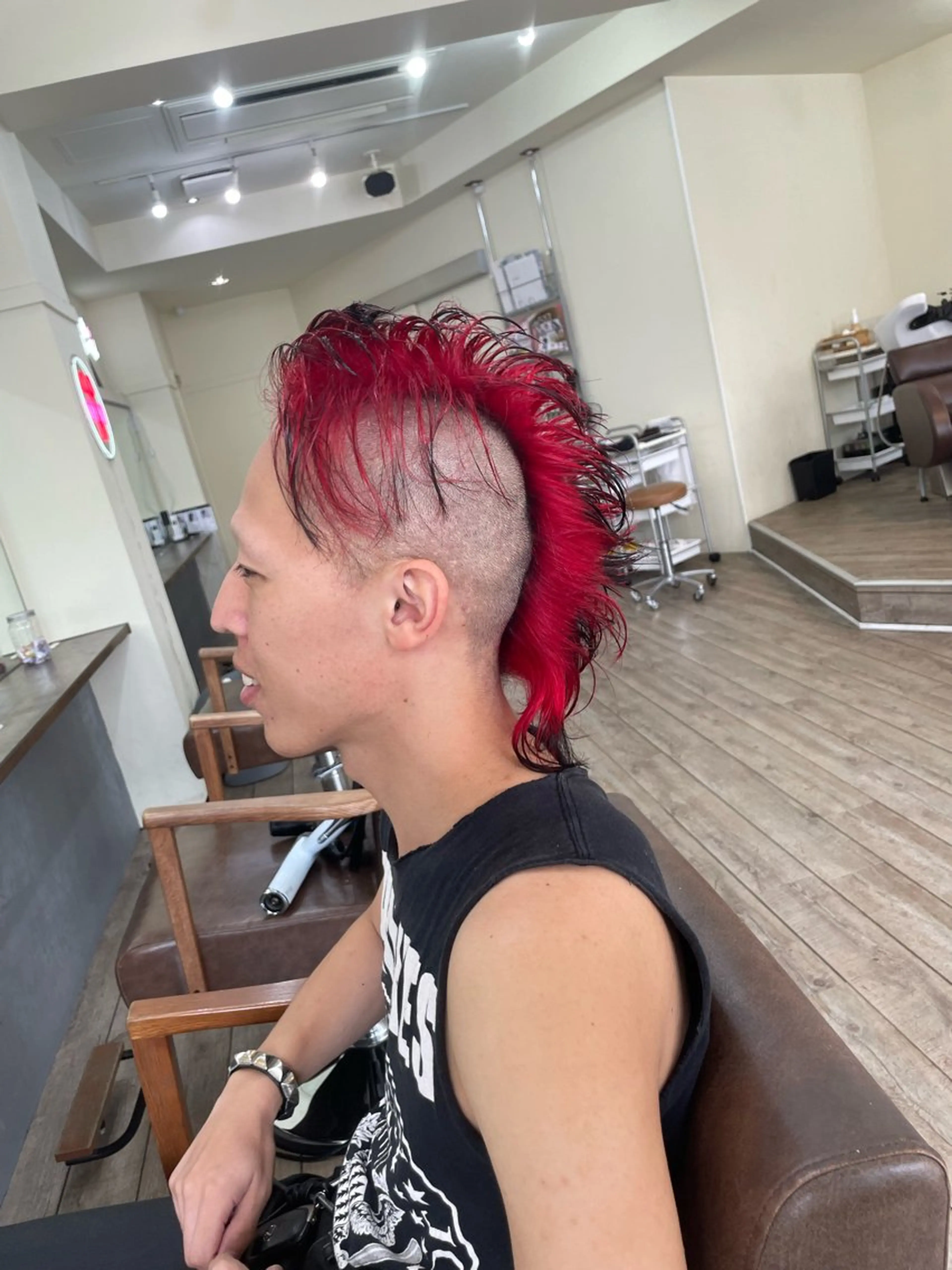 ショート カラー メンズ モヒカン レッドカラー カット ヘアカラー WEST OLAND加藤圭介のヘアスタイル