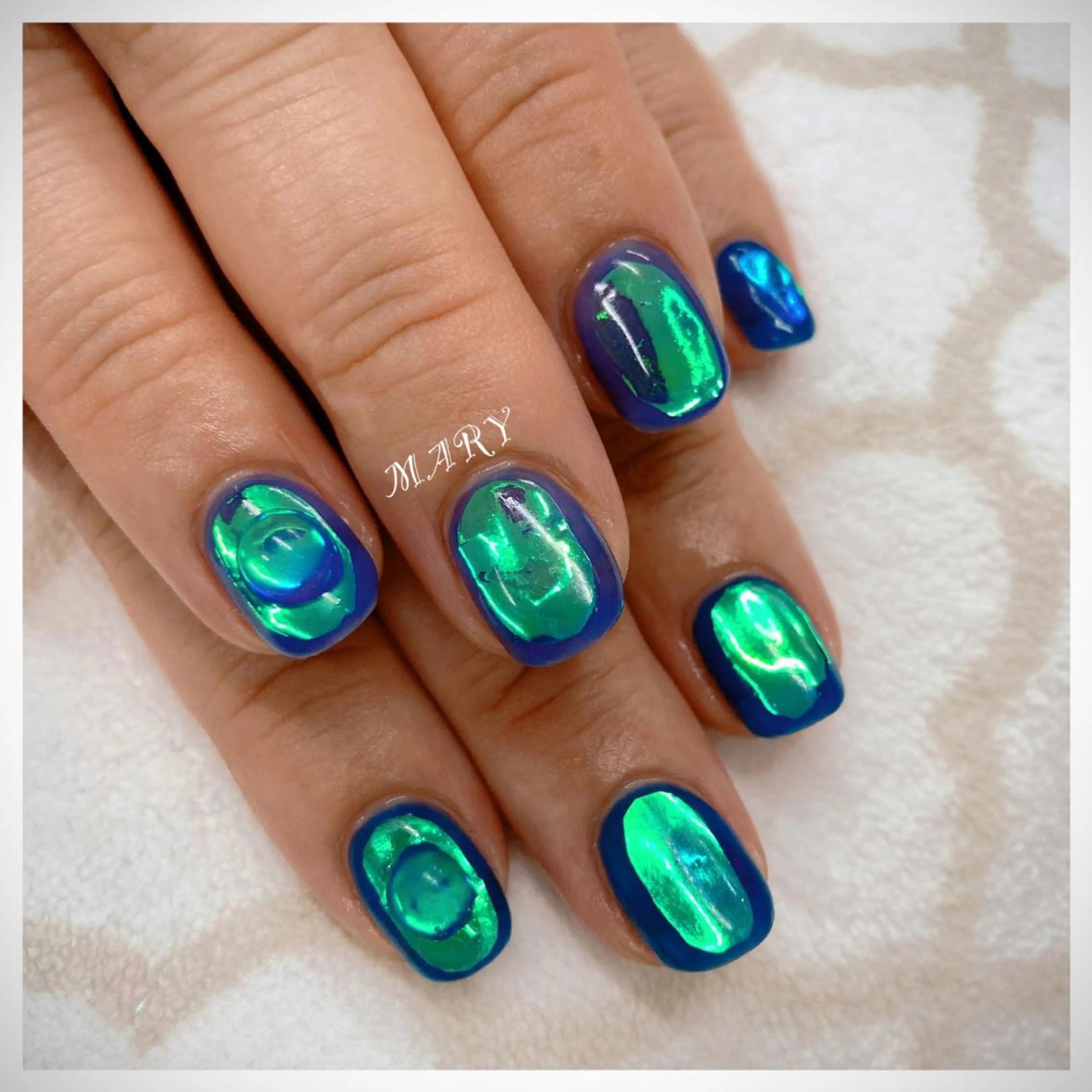 ネイル オーロラネイル ブルー 氷ネイル・うるうるネイル ニュアンスネイル スクエアネイル ハンドネイル Mary nail .narumiのネイルデザイン