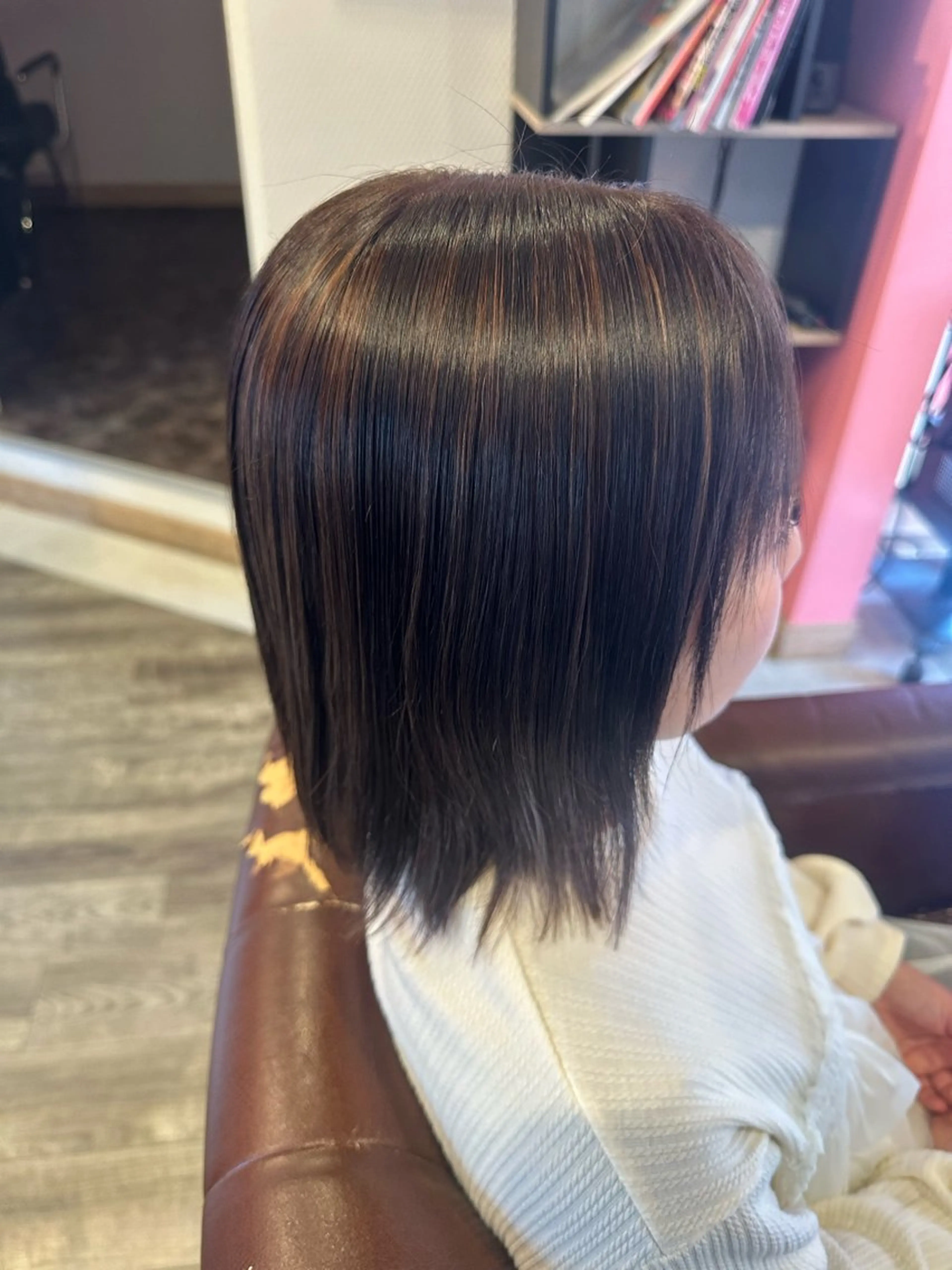 ミディアム カラー ハイライトカラー ハイライト ヘアカラー 安達 望のヘアスタイル