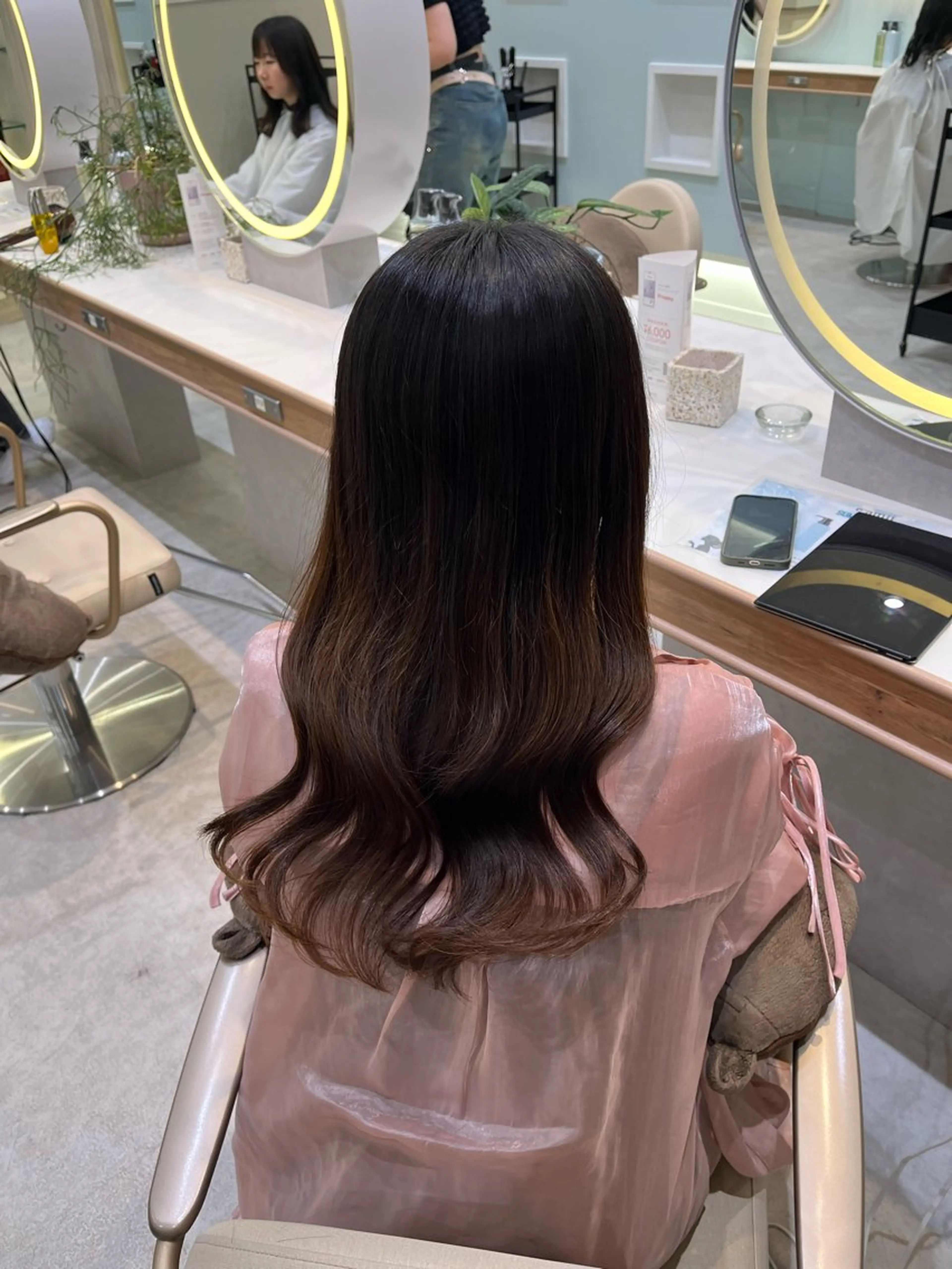 ロング ヘアセット 𝑴𝑰𝑨🎀赤髪 /ピンク/髪質改善のヘアスタイル