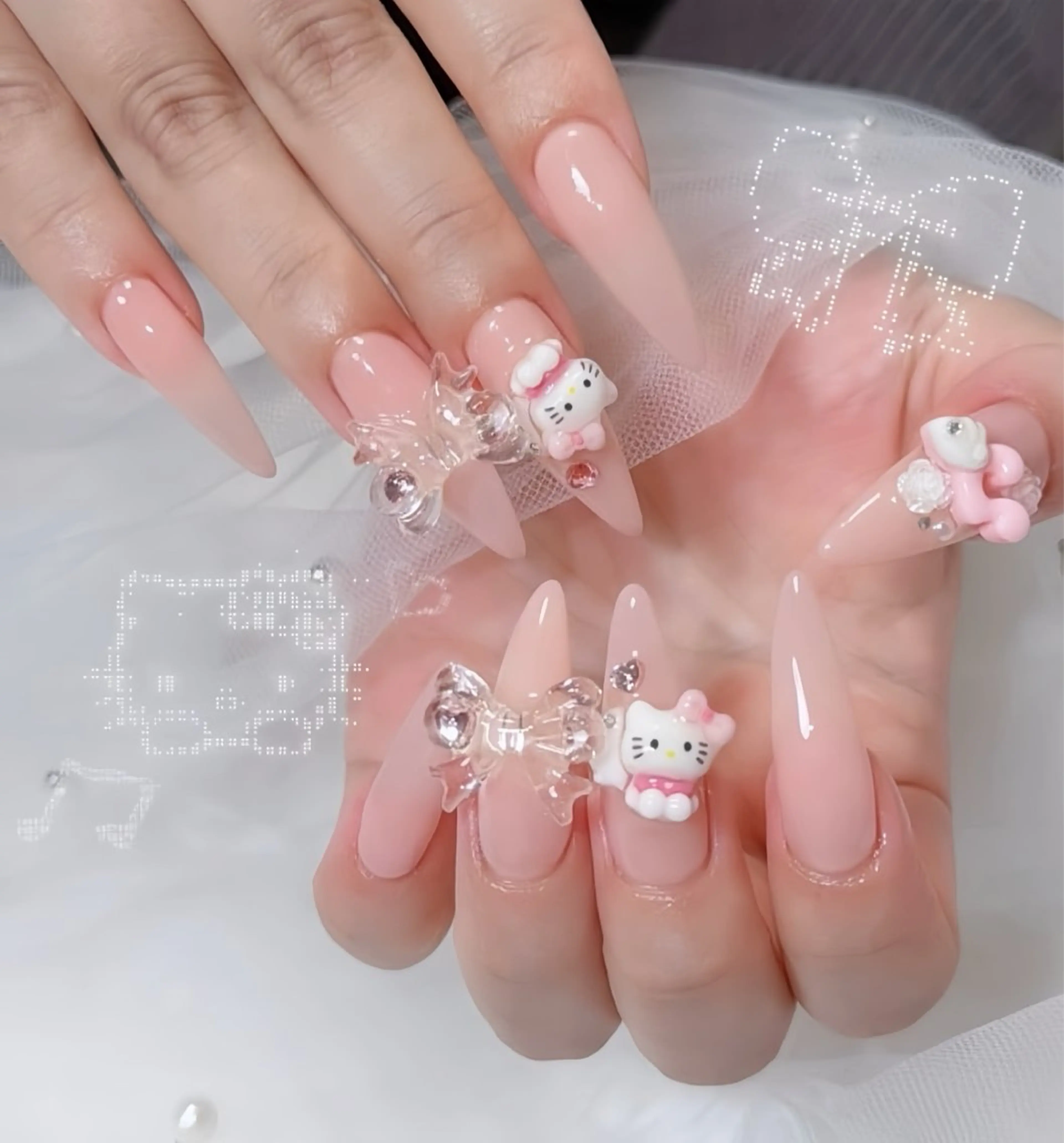 ネイル オーロラネイル チークネイル 桜ネイル クリアネイル ドット ハンドネイル Rin Nail 新大久保店のネイルデザイン