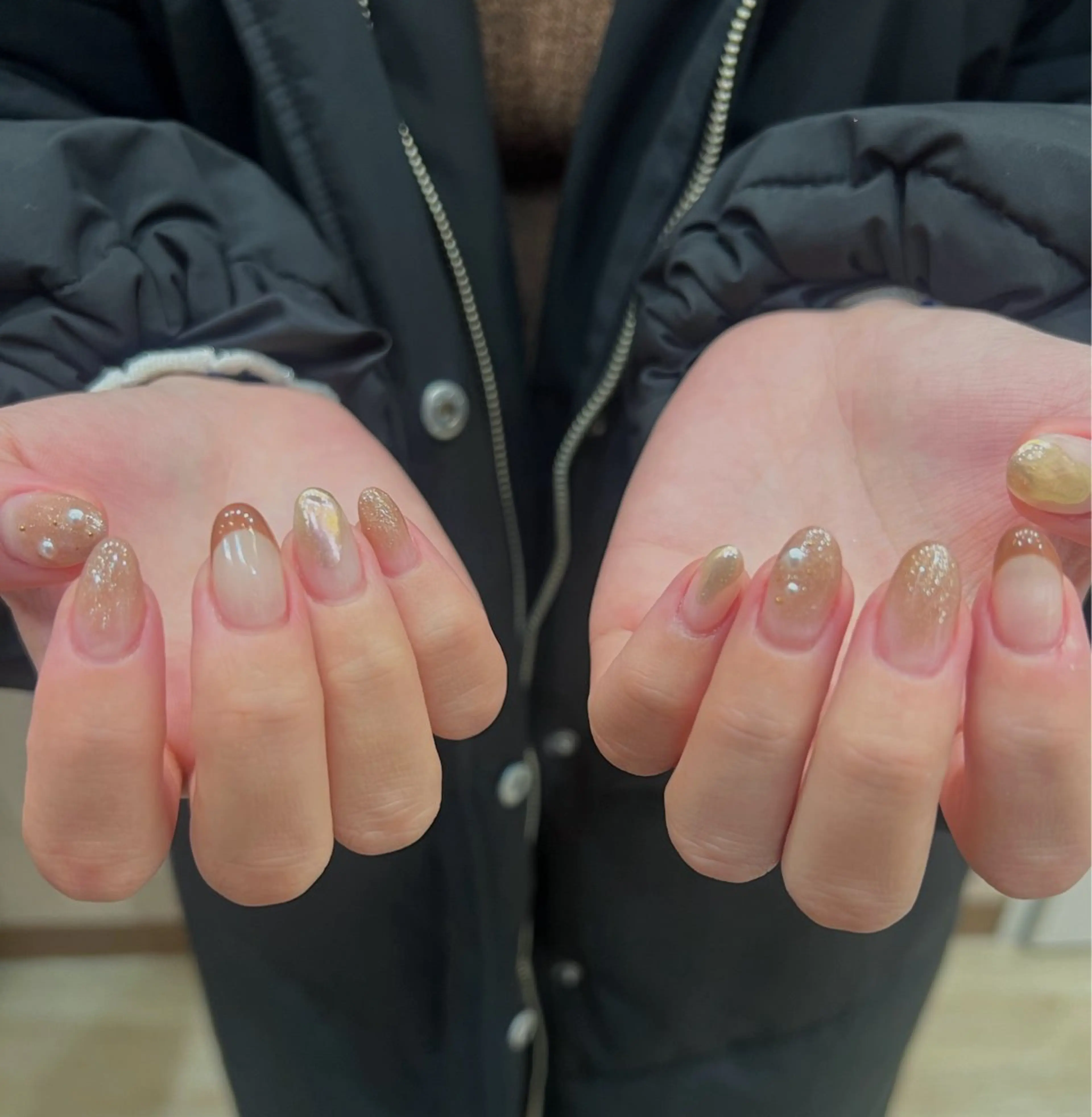 ネイル ブラウン ニュアンスネイル ハンドネイル ヘアメイクネイリスト 💄💅hidemiのヘアスタイル