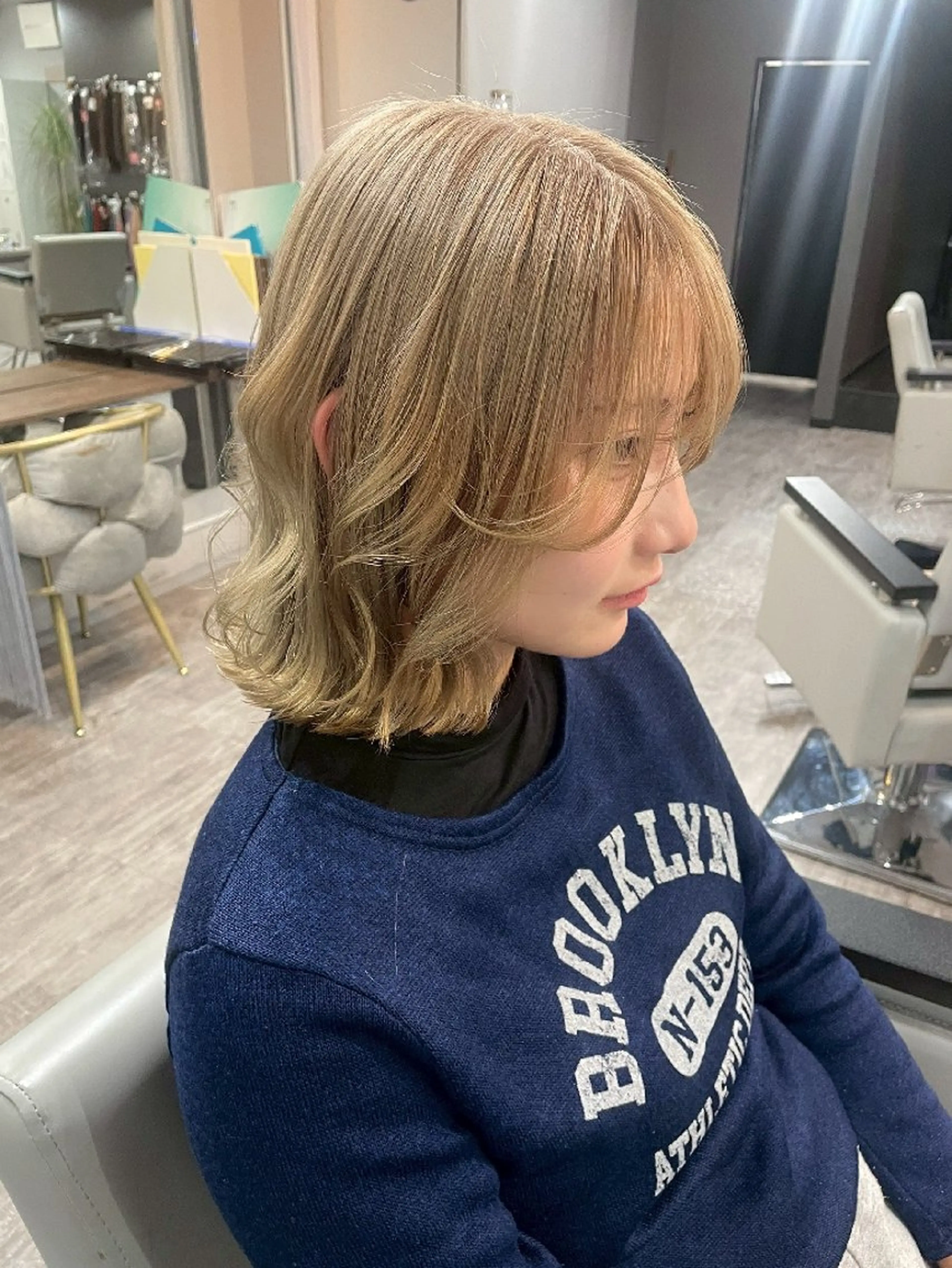 ミディアム カット ヘアカラー パーマ 縮毛矯正 トリートメント ヘッドスパ ヘアセット 韓国風/ハイトーン sherryのヘアスタイル