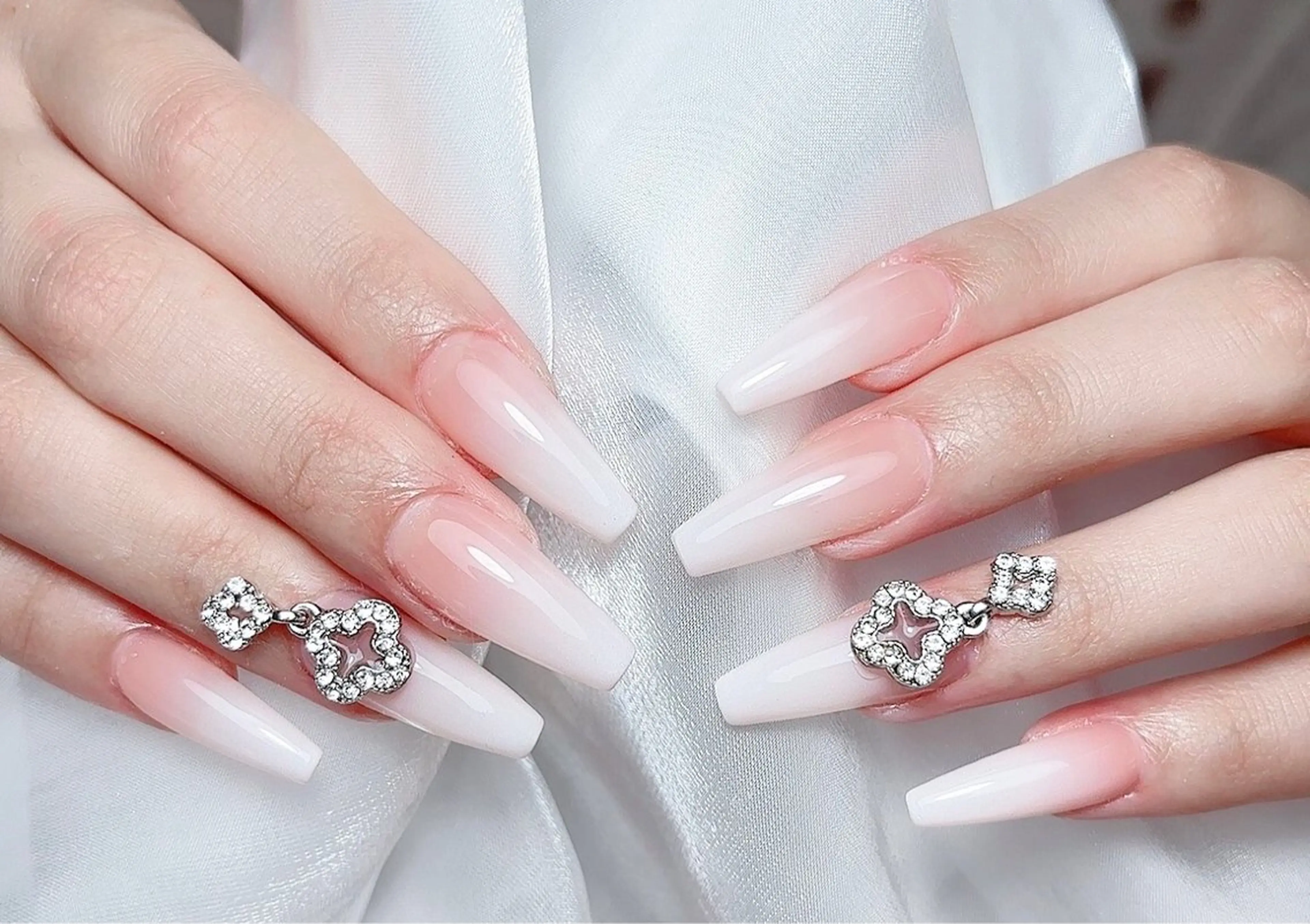 ネイル ハンドネイル 🎀Ｍ nails✨ ビューティーのネイルデザイン