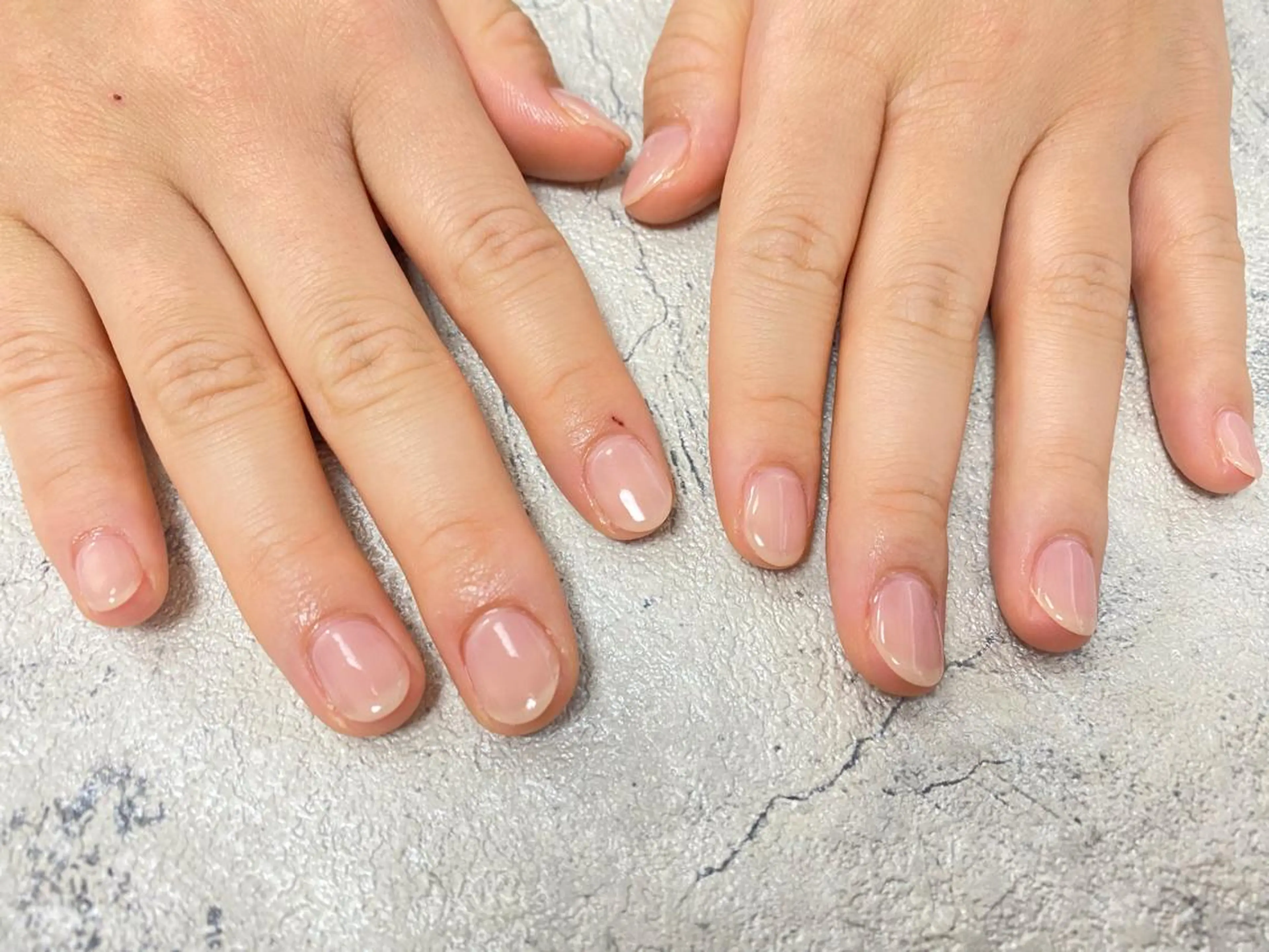 ネイル オフィスネイル ピンク ハンドネイル mogunail &blowのネイルデザイン