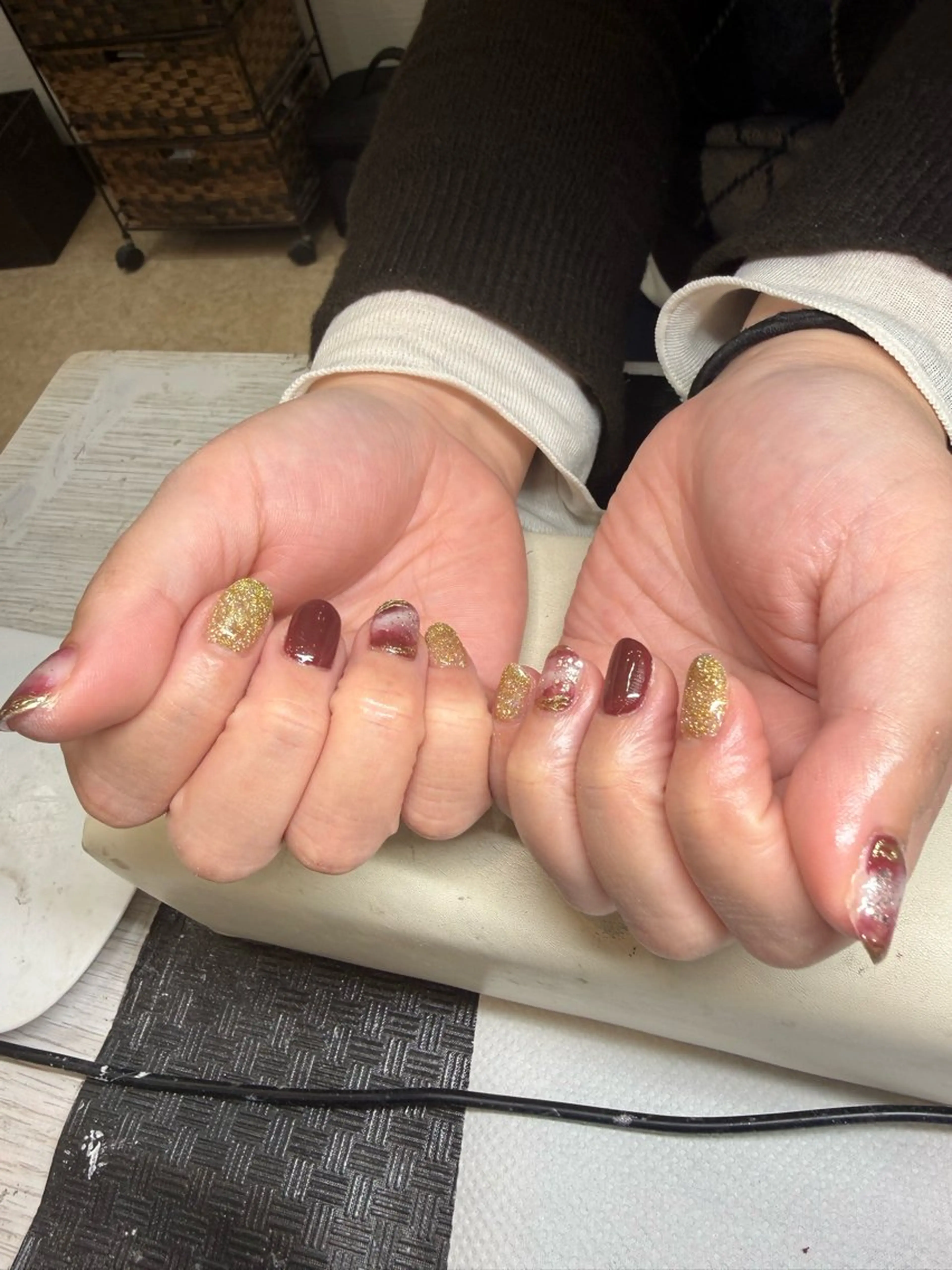 ネイル アートネイル 赤色 ハンドネイル 三宮 真琴のネイルデザイン