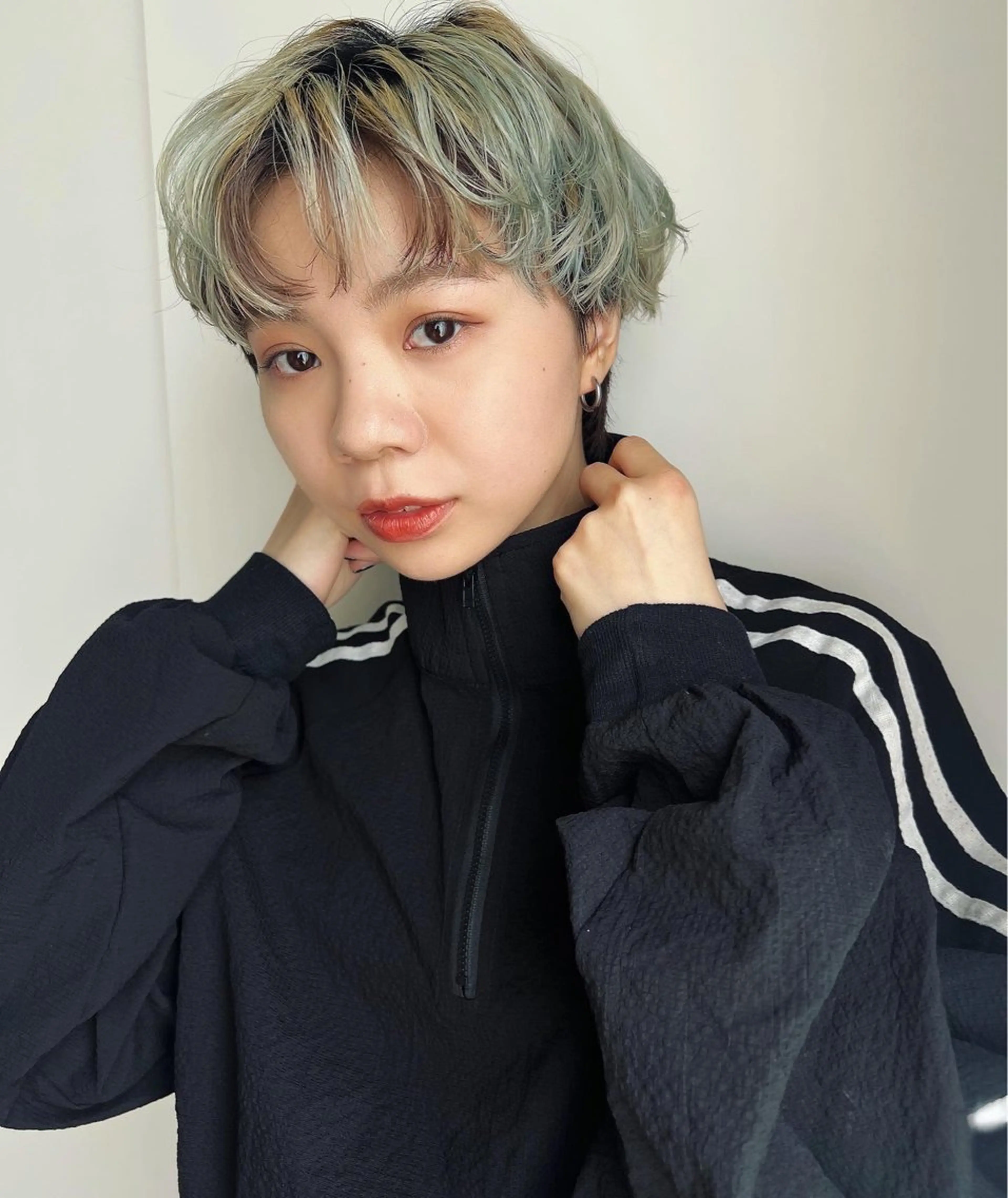 ショート カラー パーマ キッズ ミント ショートヘア カット ヘアカラー トリートメント ウルフレイヤーカット /チヒロのヘアスタイル