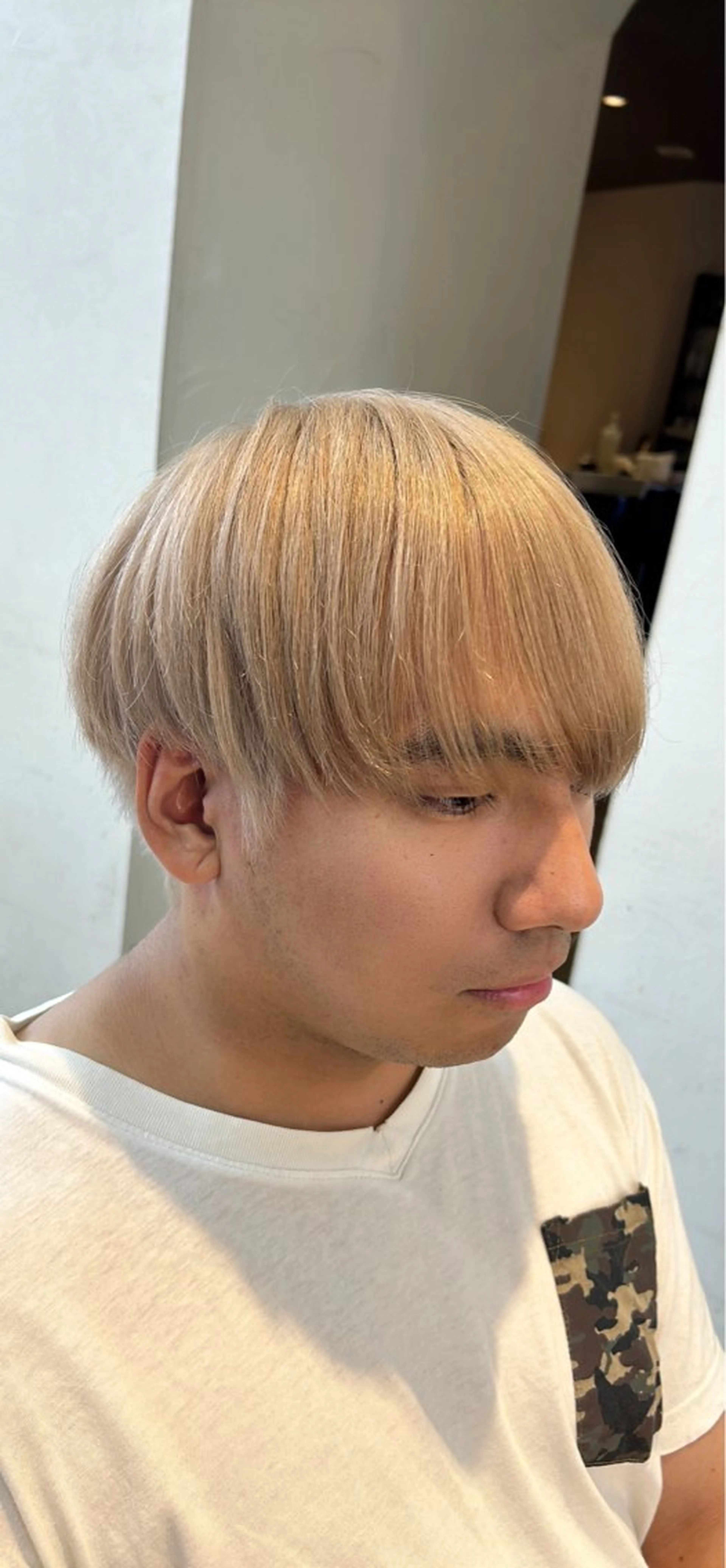 カラー メンズ メンズブリーチ ベージュカラー ブリーチ カット ヘアカラー トリートメント 有働由良／ハイトーン ／韓国メンズヘアのヘアスタイル