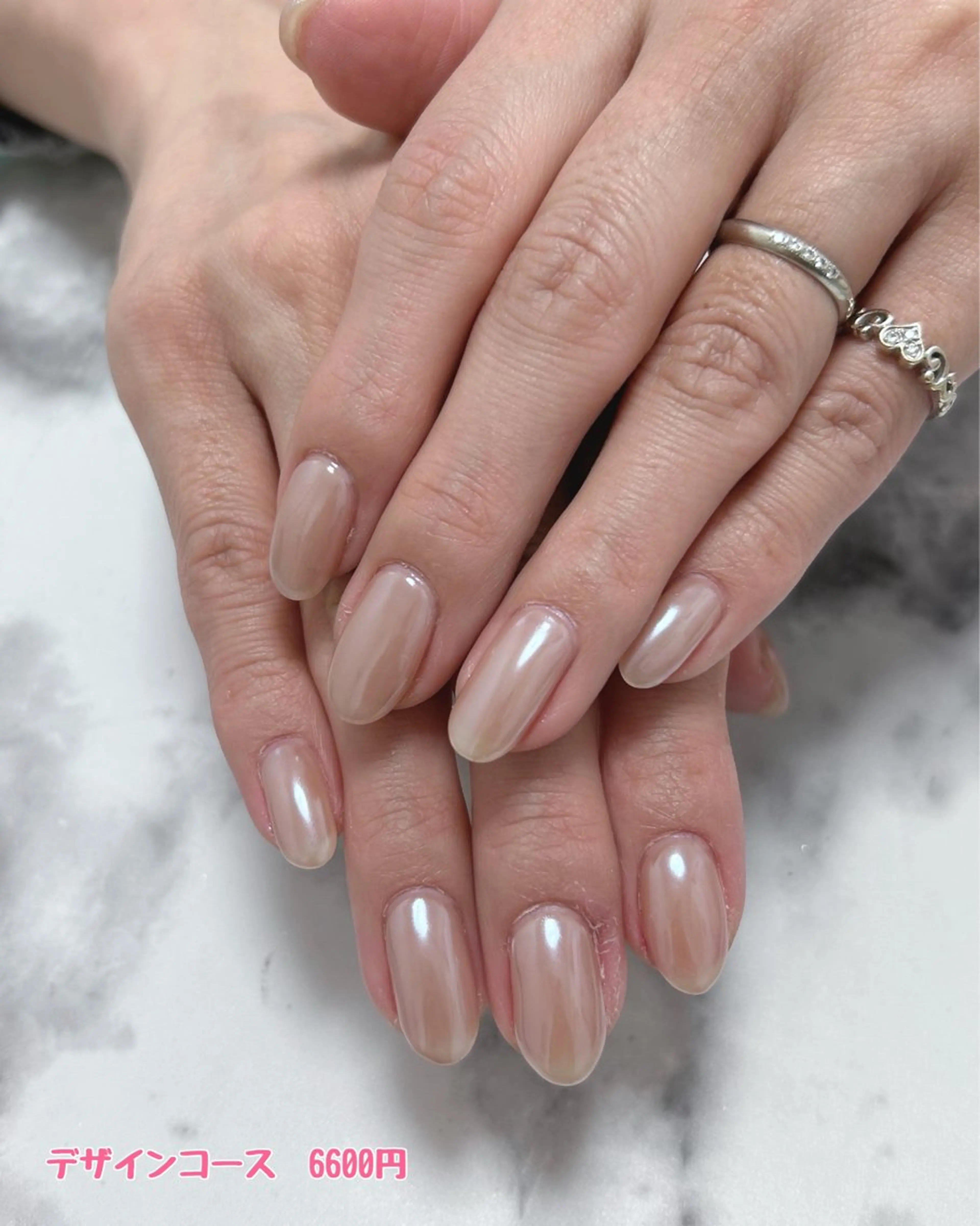 ネイル ミラーネイル ホワイト ハンドネイル ネイルサロン KURIKINDIのネイルデザイン