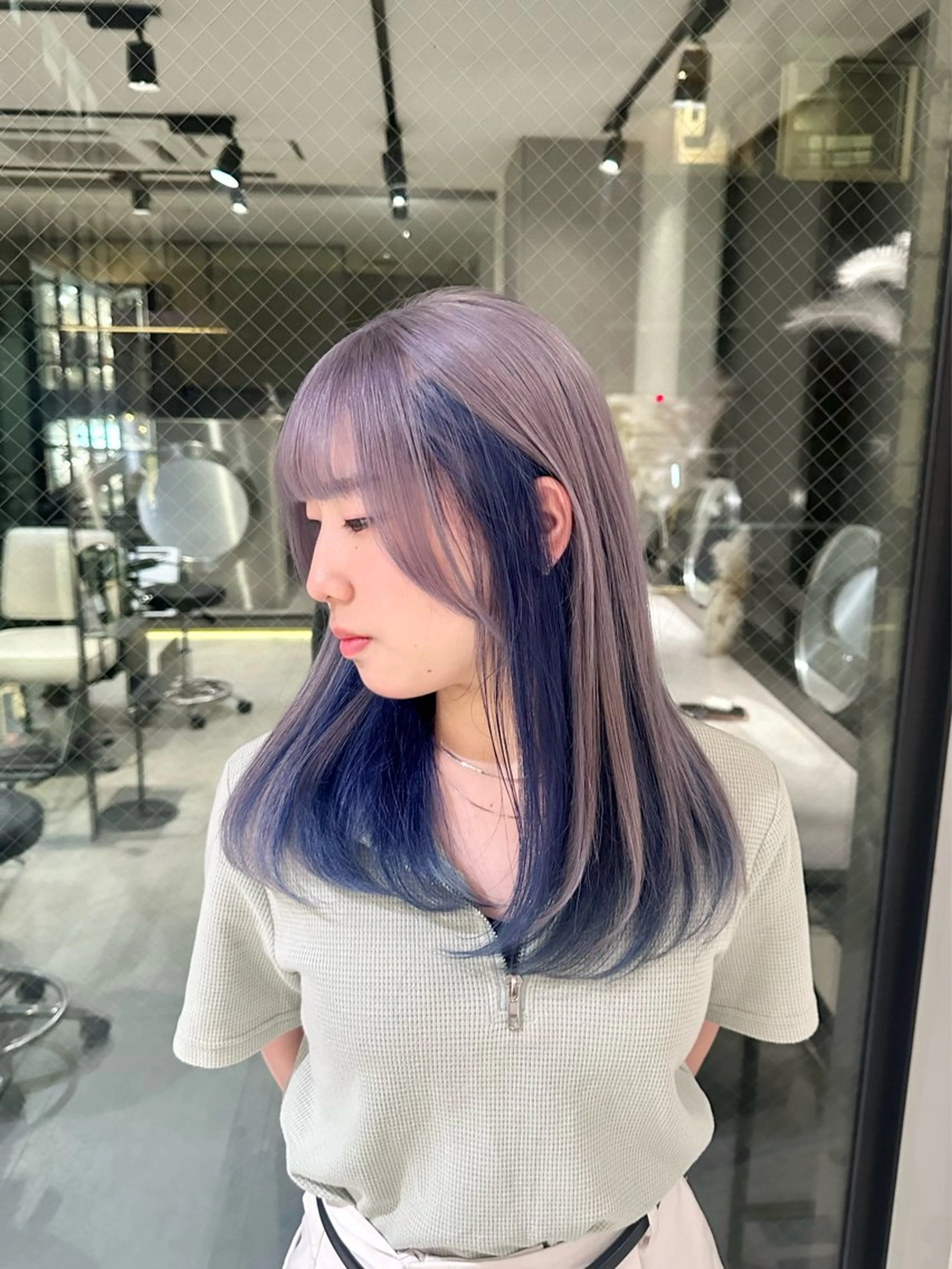 カラー ブリーチ ブルーカラー デザインカラー ハイトーンカラー カット ヘアカラー トリートメント YUI デザインカラーのヘアスタイル