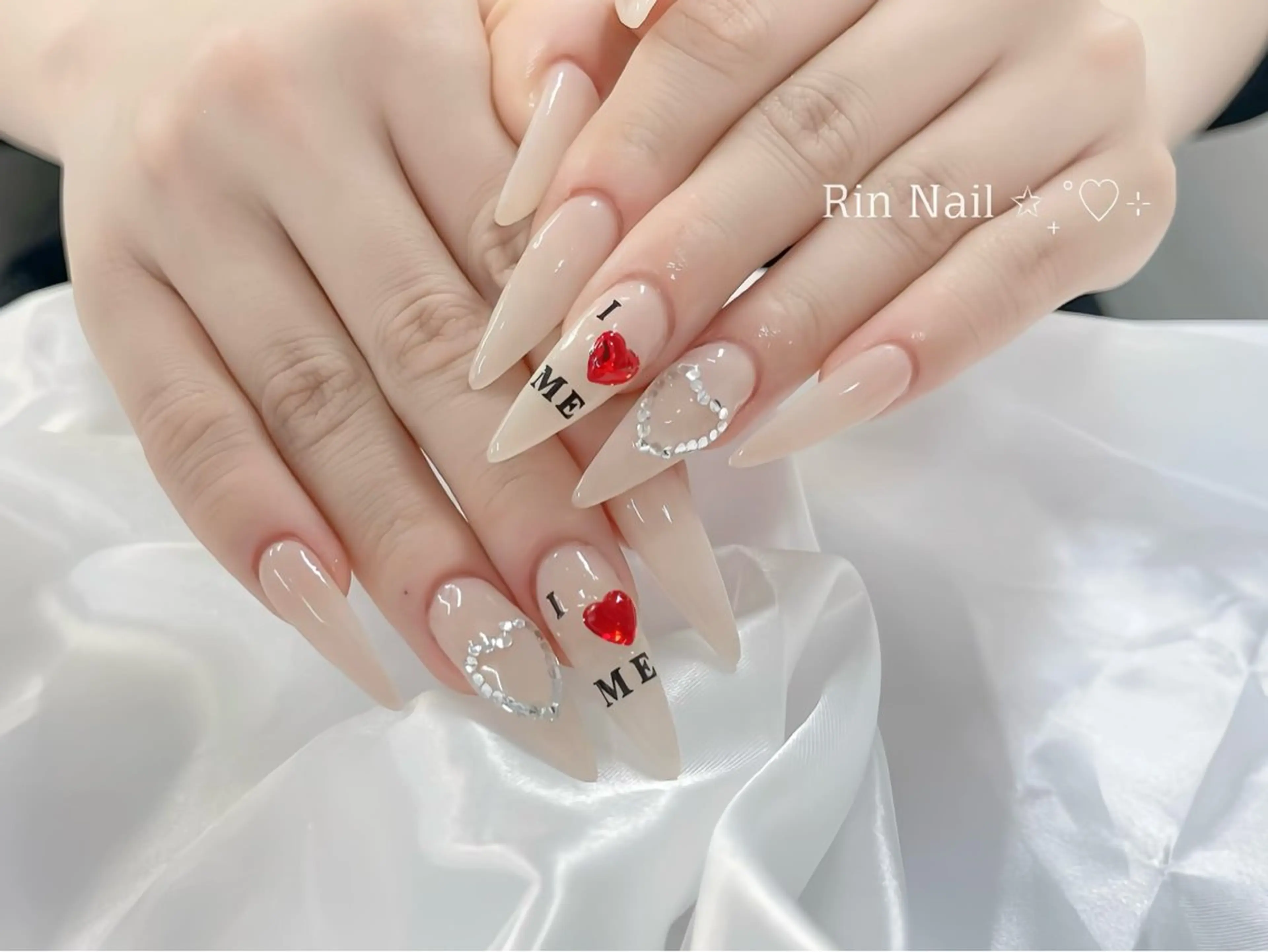 ネイル オーロラネイル ジェルネイル 韓国ネイル ロングネイル マグネットネイル ハンドネイル Rin Nail Shinokuboのネイルデザイン
