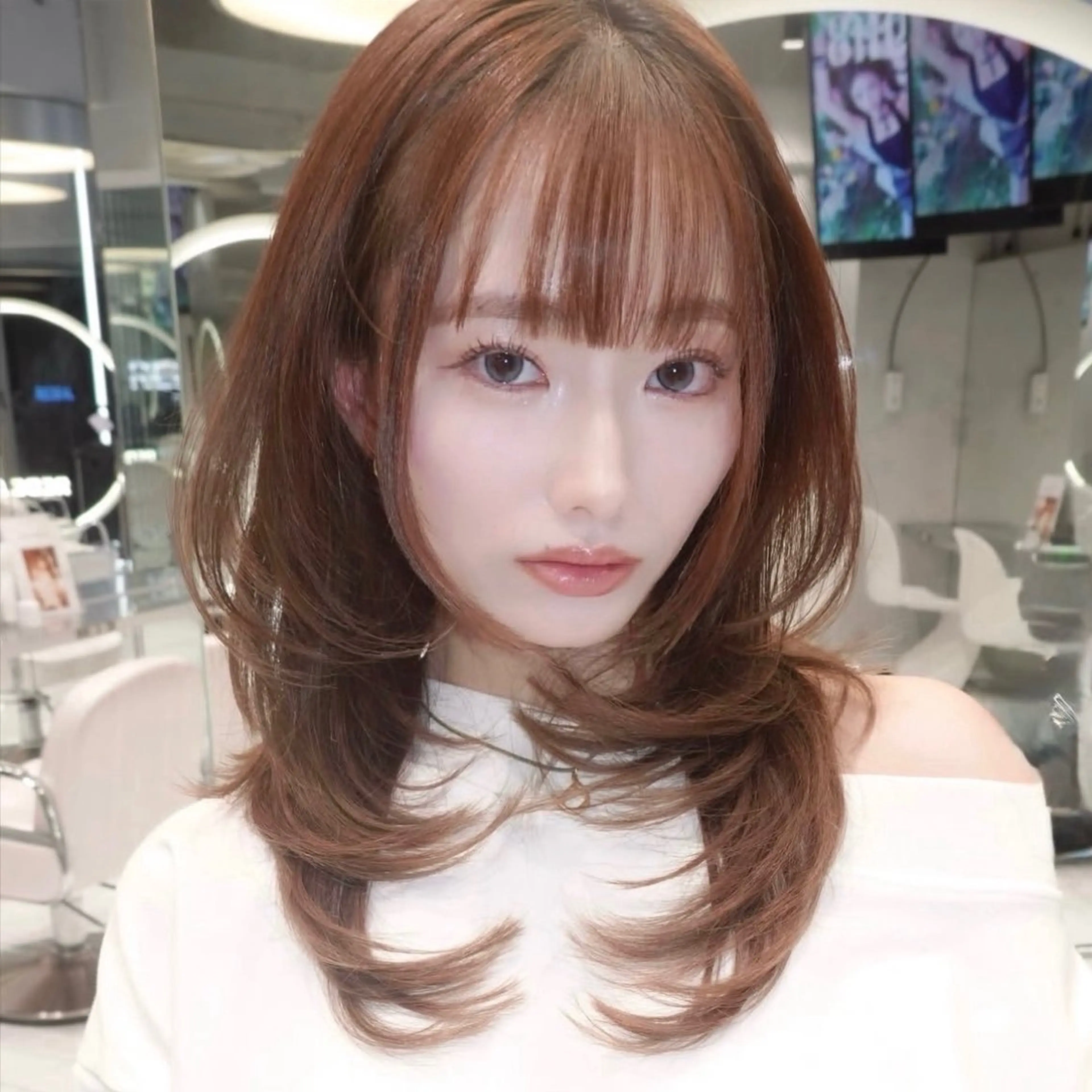 ミディアム くびれヘア 顔周りカット ハイレイヤー 韓国風ヘア レイヤーカット カット がわ/ハイレイヤー /ハイトーンカラーのヘアスタイル