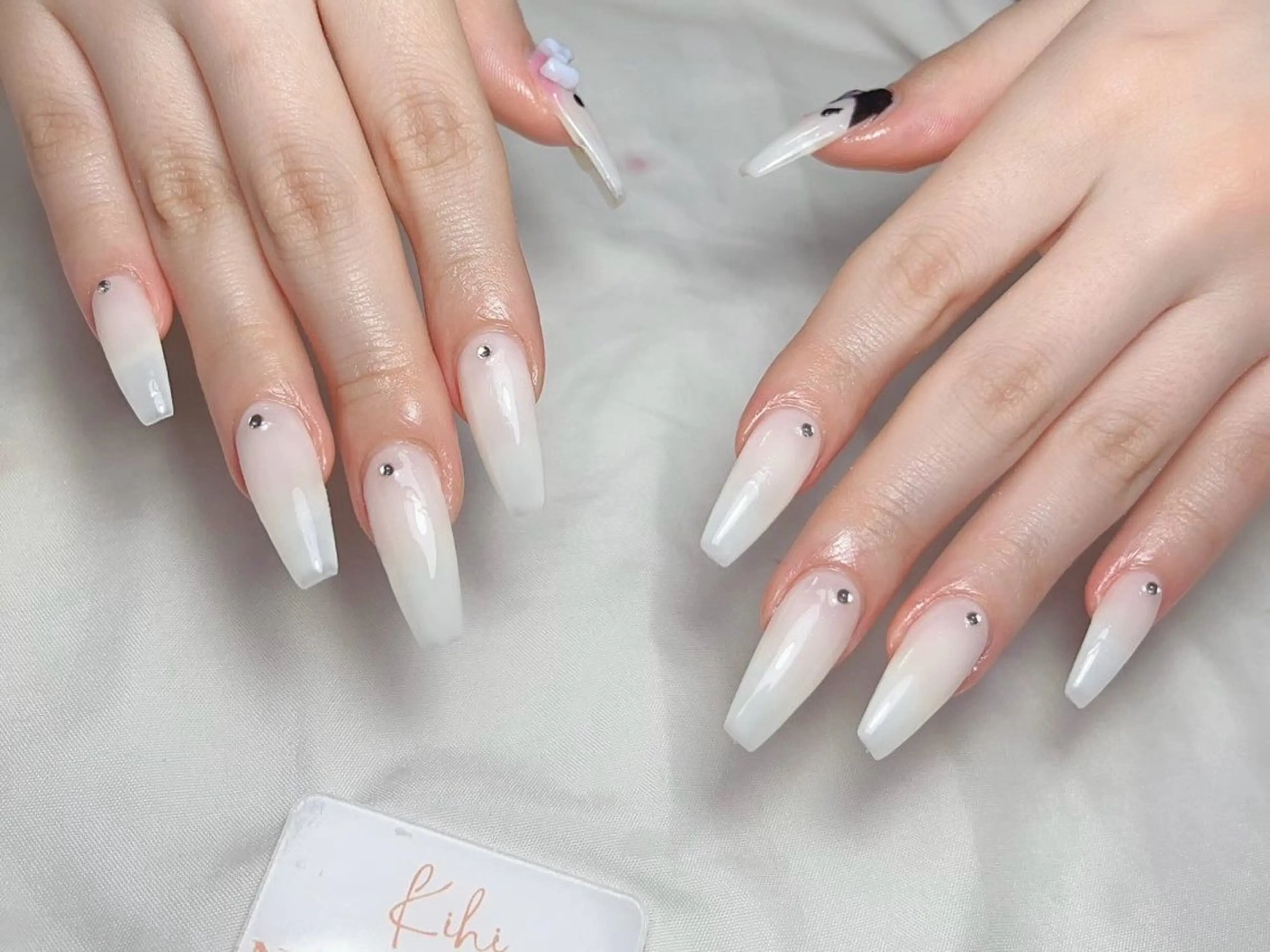 ネイル アートネイル フレンチネイル ジェルネイル グラデーション 韓国ネイル ハンドネイル 💕鈴木ユリ パラジェル/オフ無料のネイルデザイン