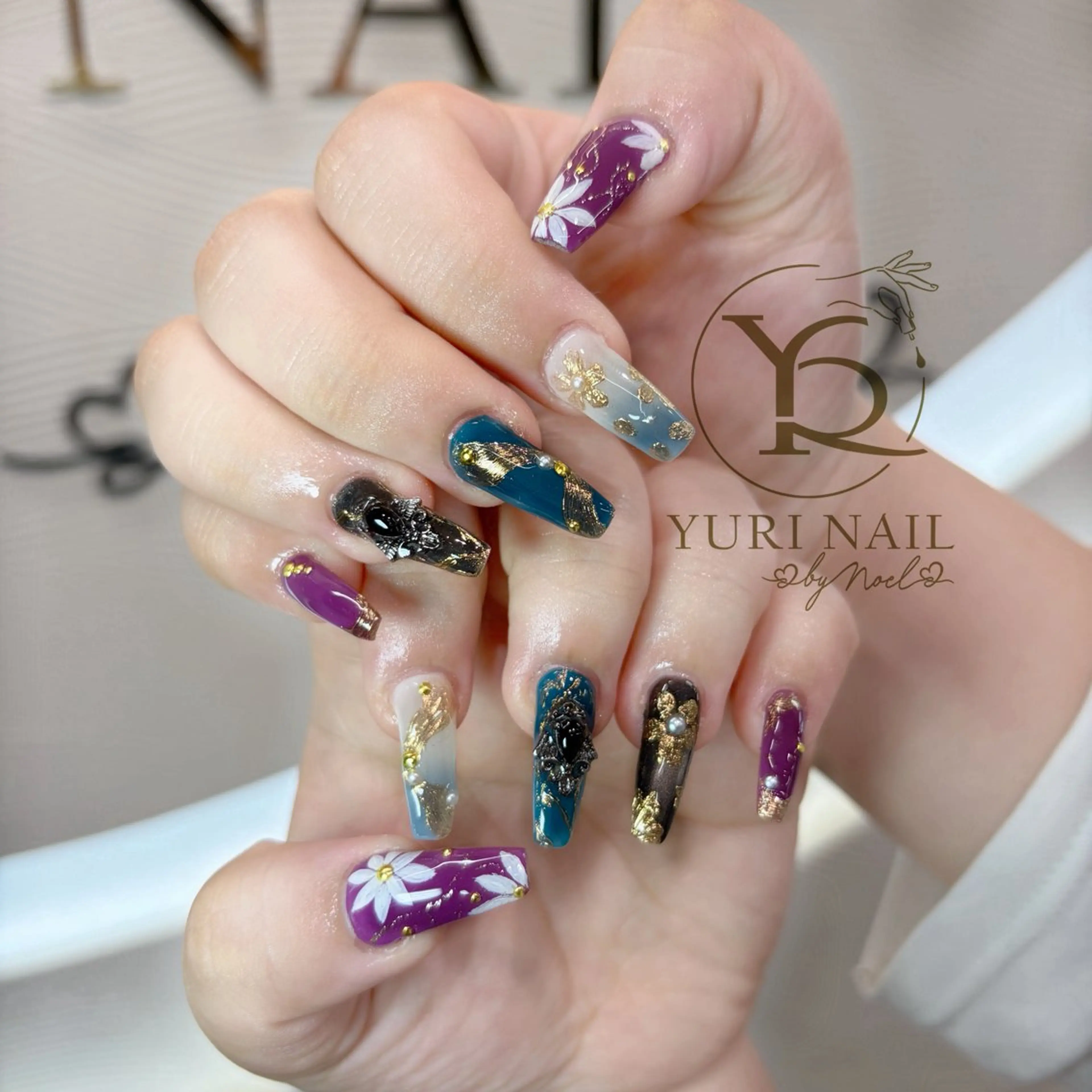 ネイル ハンドネイル フットネイル ハンドケア YURI Nail NARITAのネイルデザイン