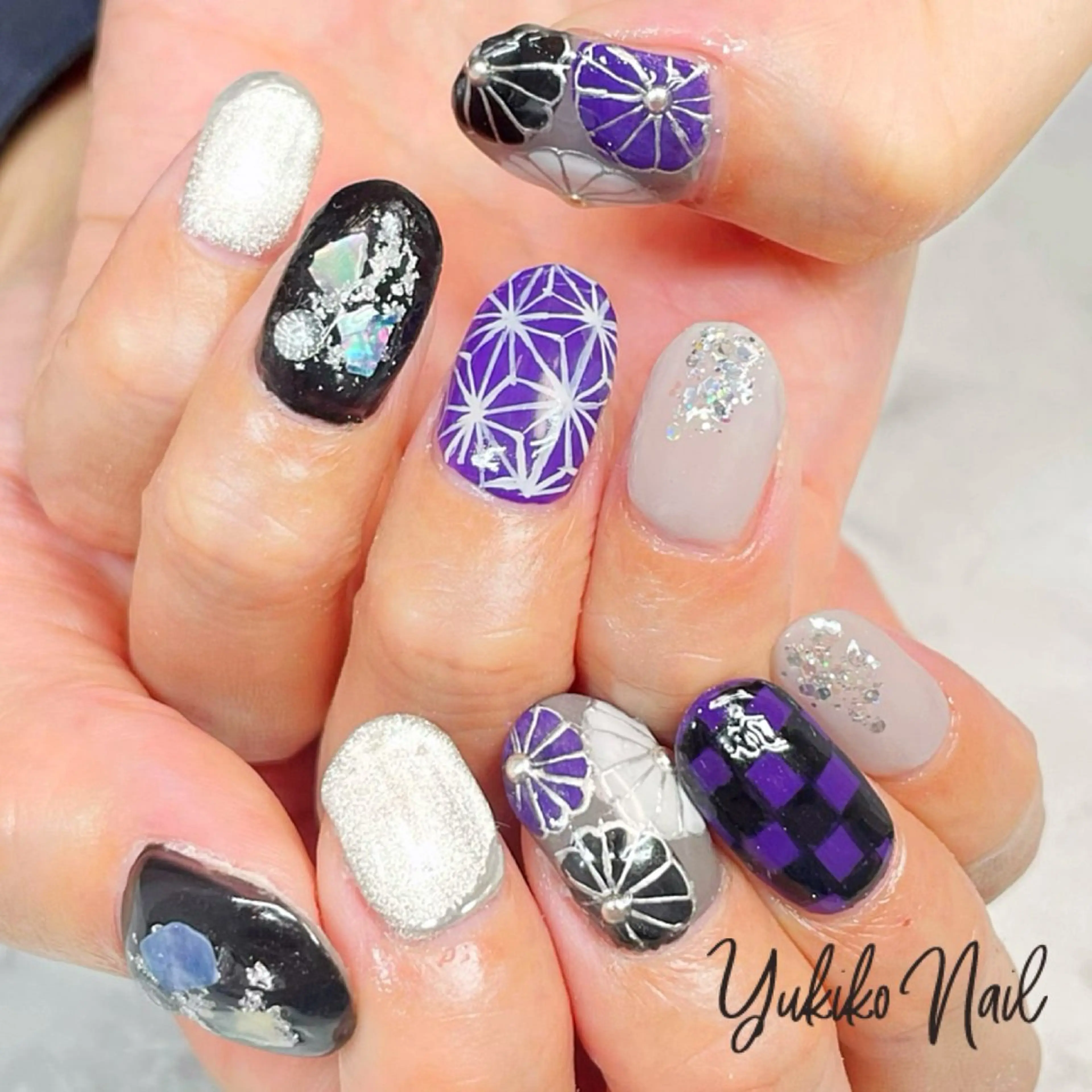 ネイル 持ち込み シルバー ハンドネイル ユキコ ネイルのネイルデザイン