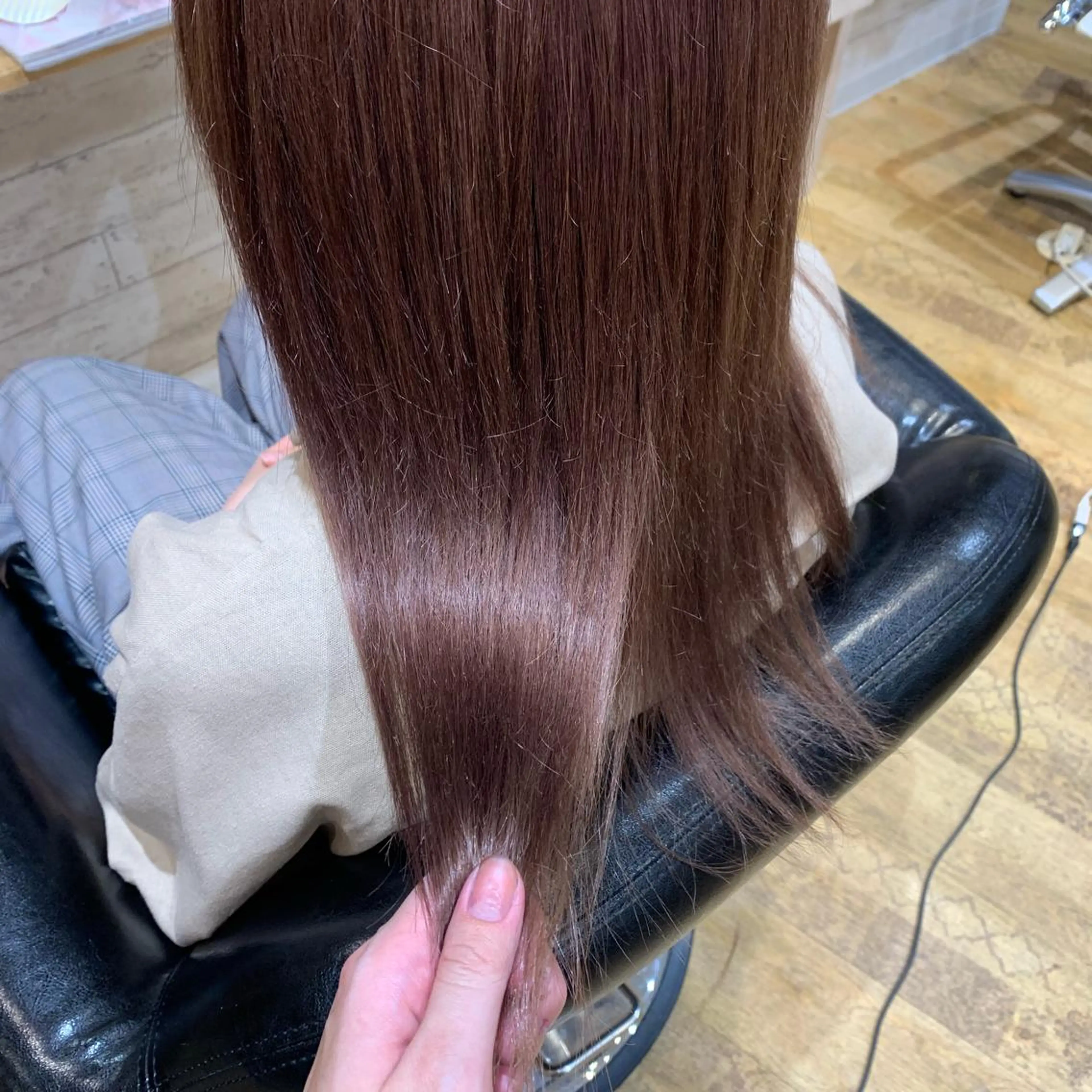 カラー ベージュカラー 天野 利咲のヘアスタイル