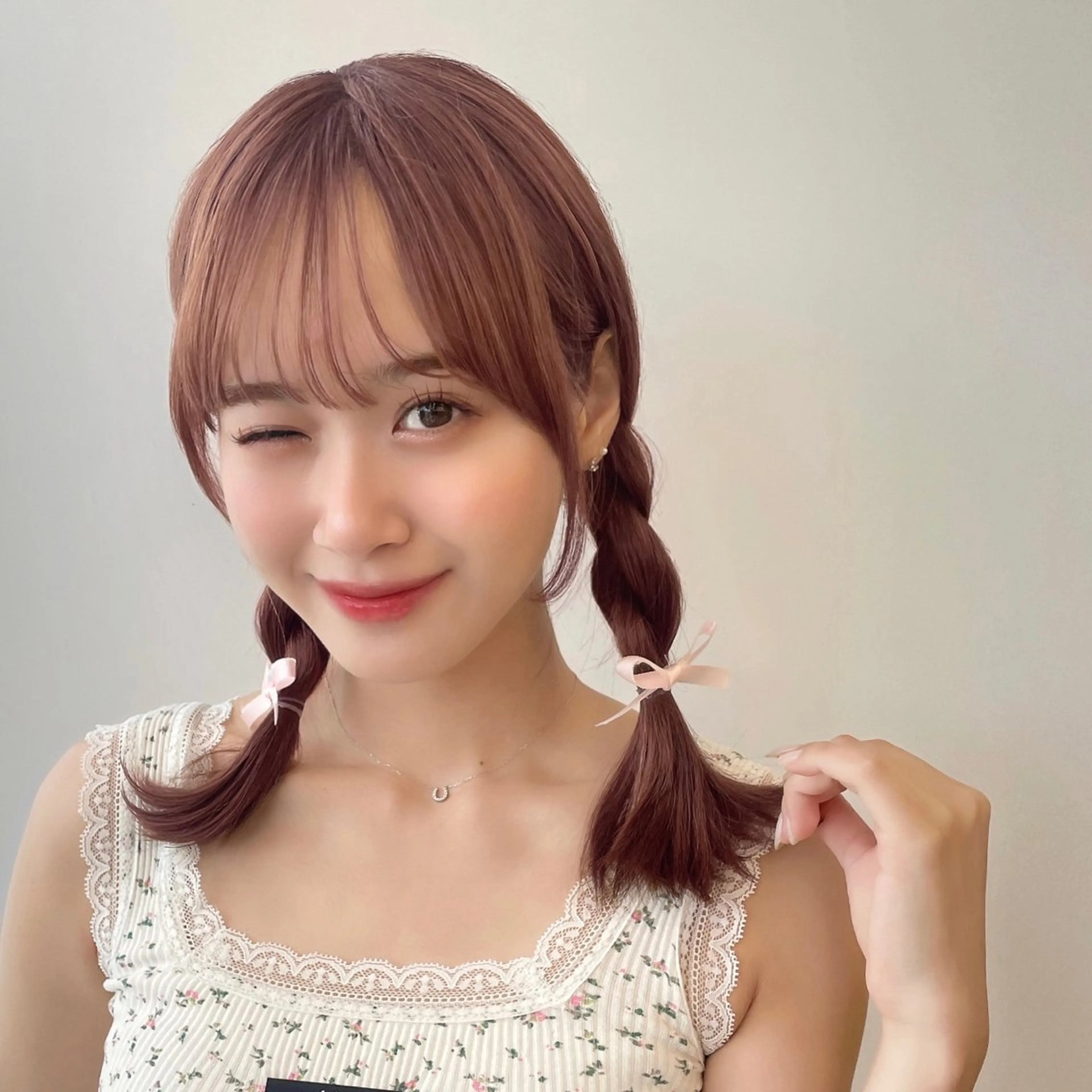 ミディアム カラー ヘアアレンジ 🍑暖色／レイヤー／ 真希🎀のヘアスタイル