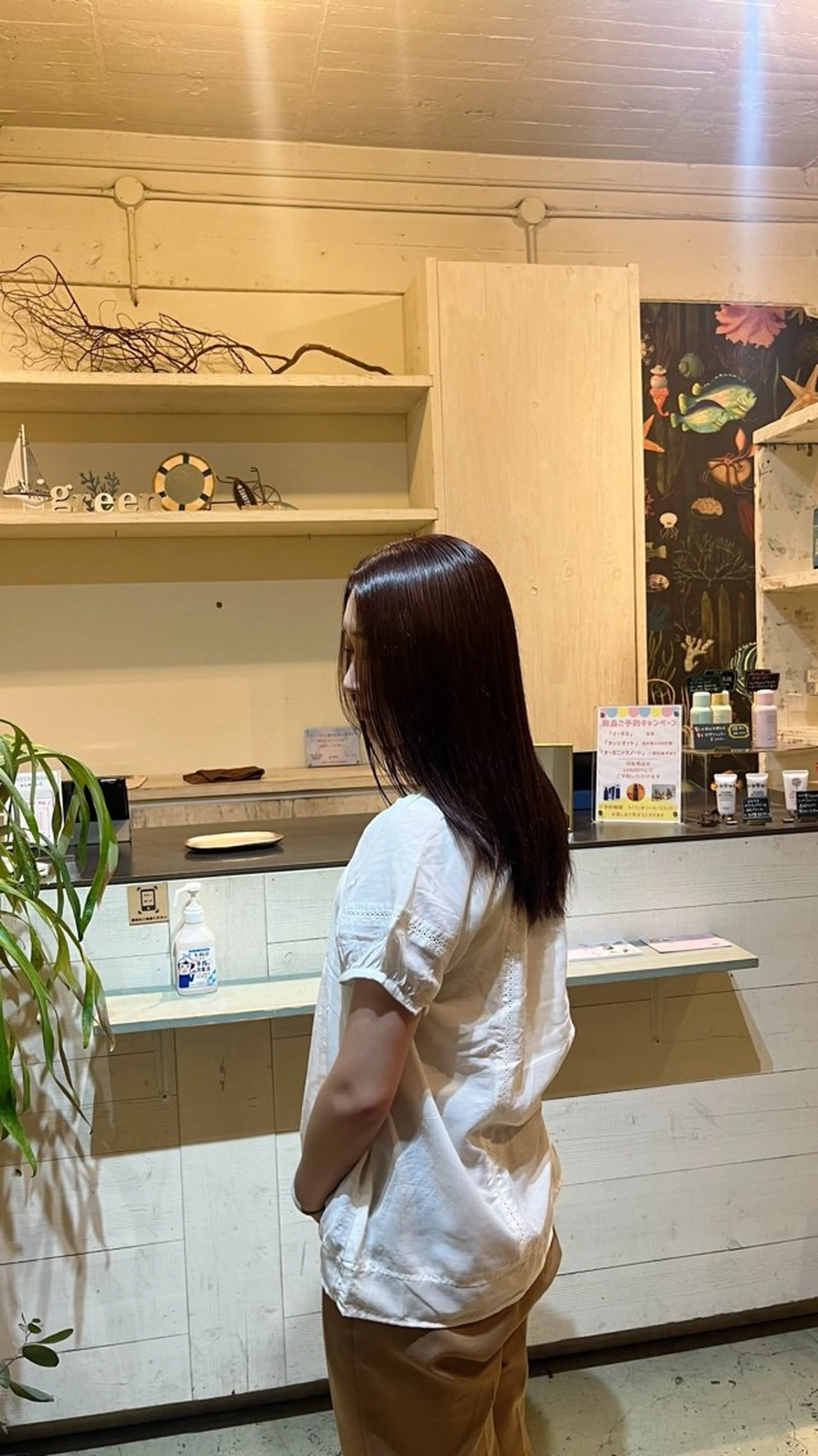 セミロング カラー 三浦 ふたばのヘアスタイル