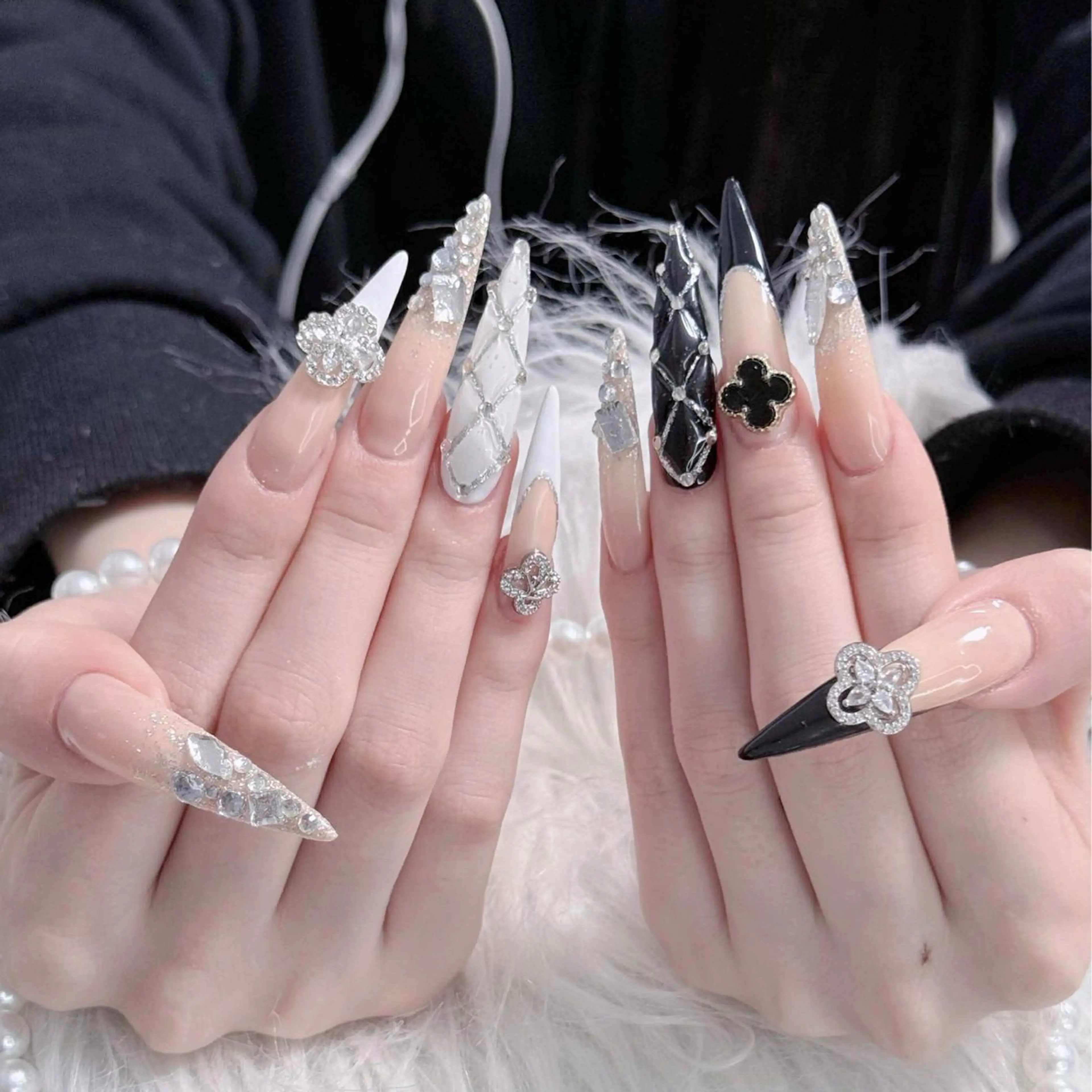 ネイル オーロラネイル クリアネイル 成人式 フラッシュネイル ジェルネイル ハンドネイル Amee Nail Salonのネイルデザイン