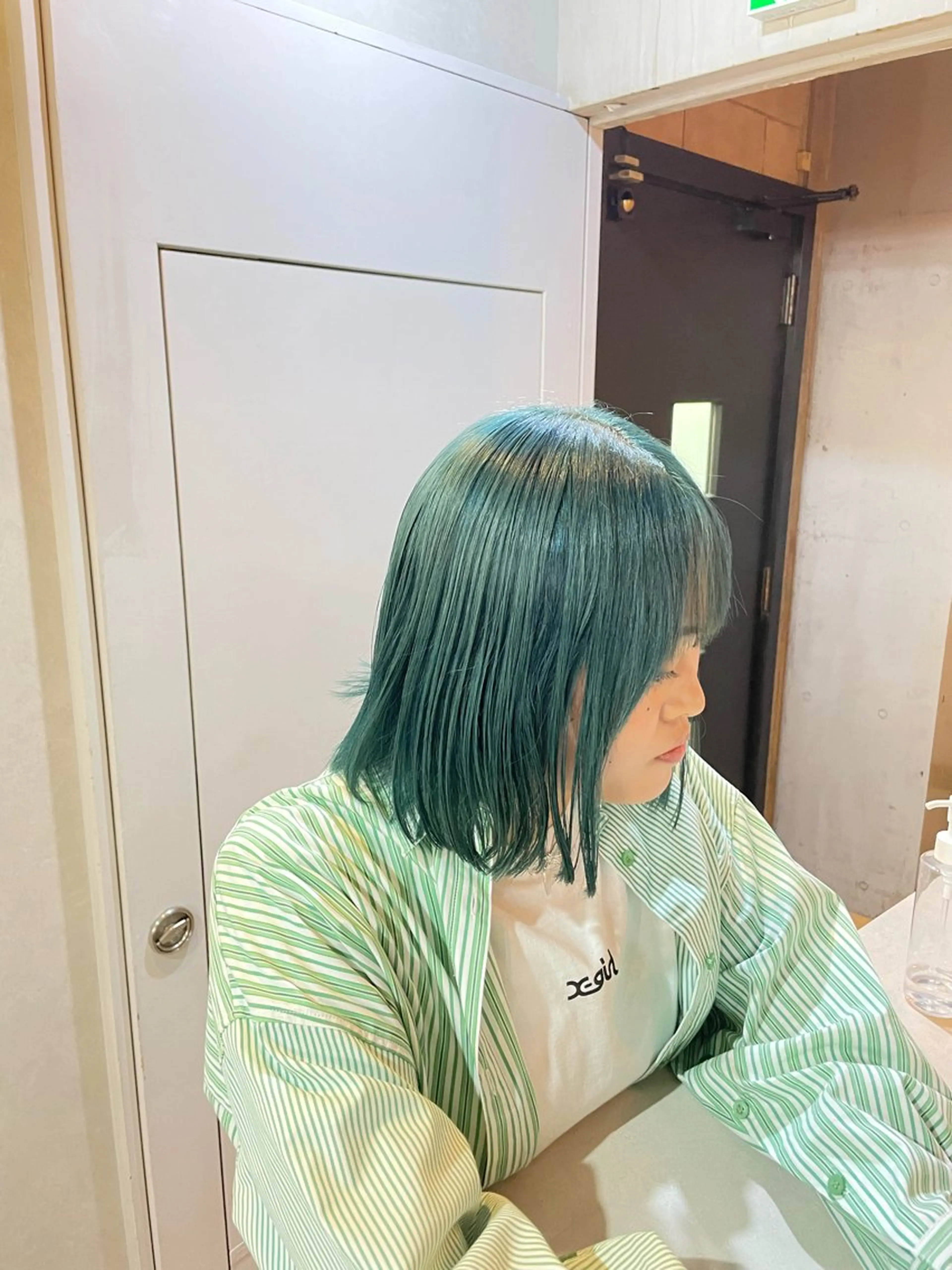 ミディアム カラー ミント ミントグリーン ボブ Hiroto／ インナーカラー／神戸のヘアスタイル