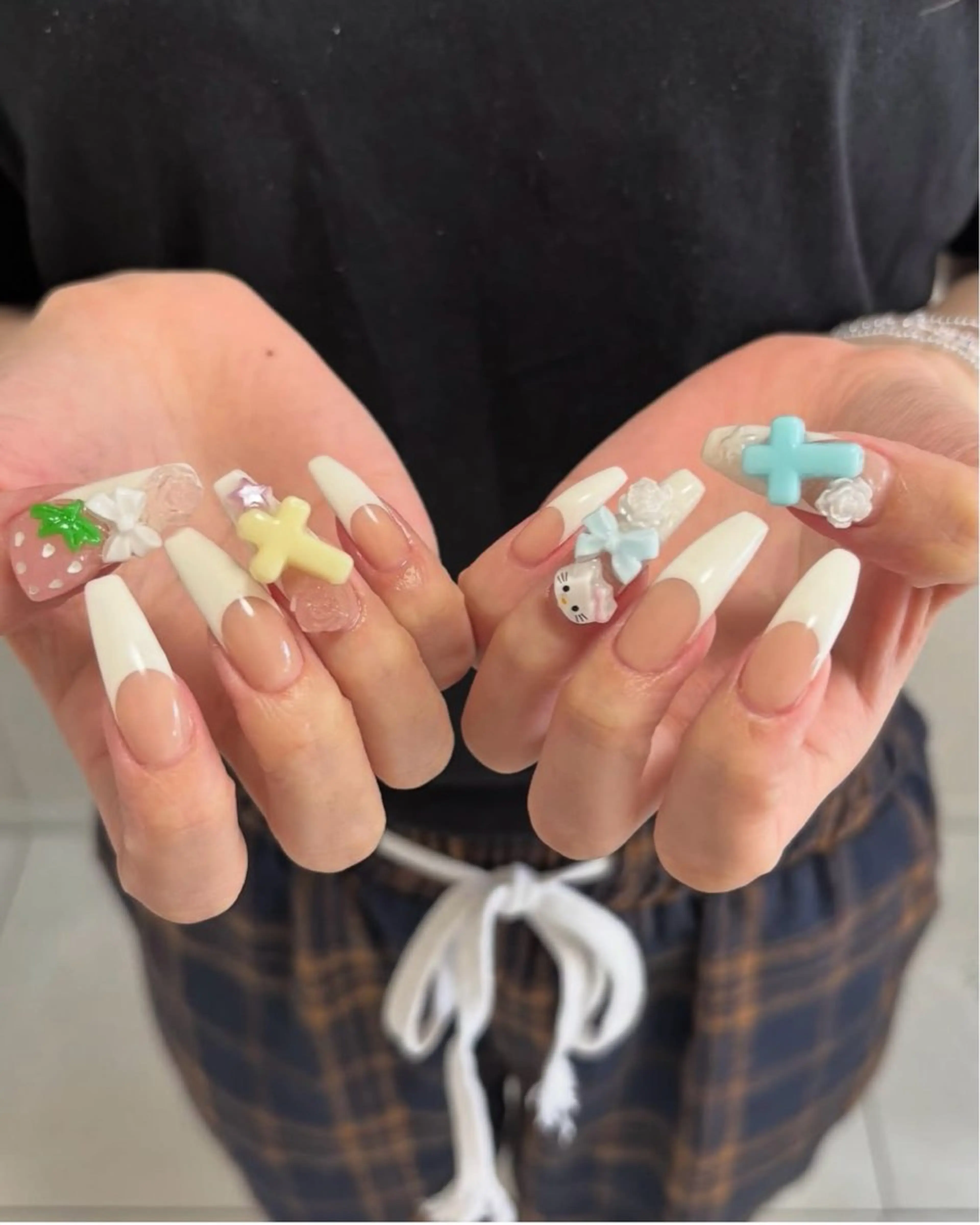 ネイル フレンチネイル グラデーション 韓国ネイル マグネットネイル シンプルネイル CoMo Nailのネイルデザイン