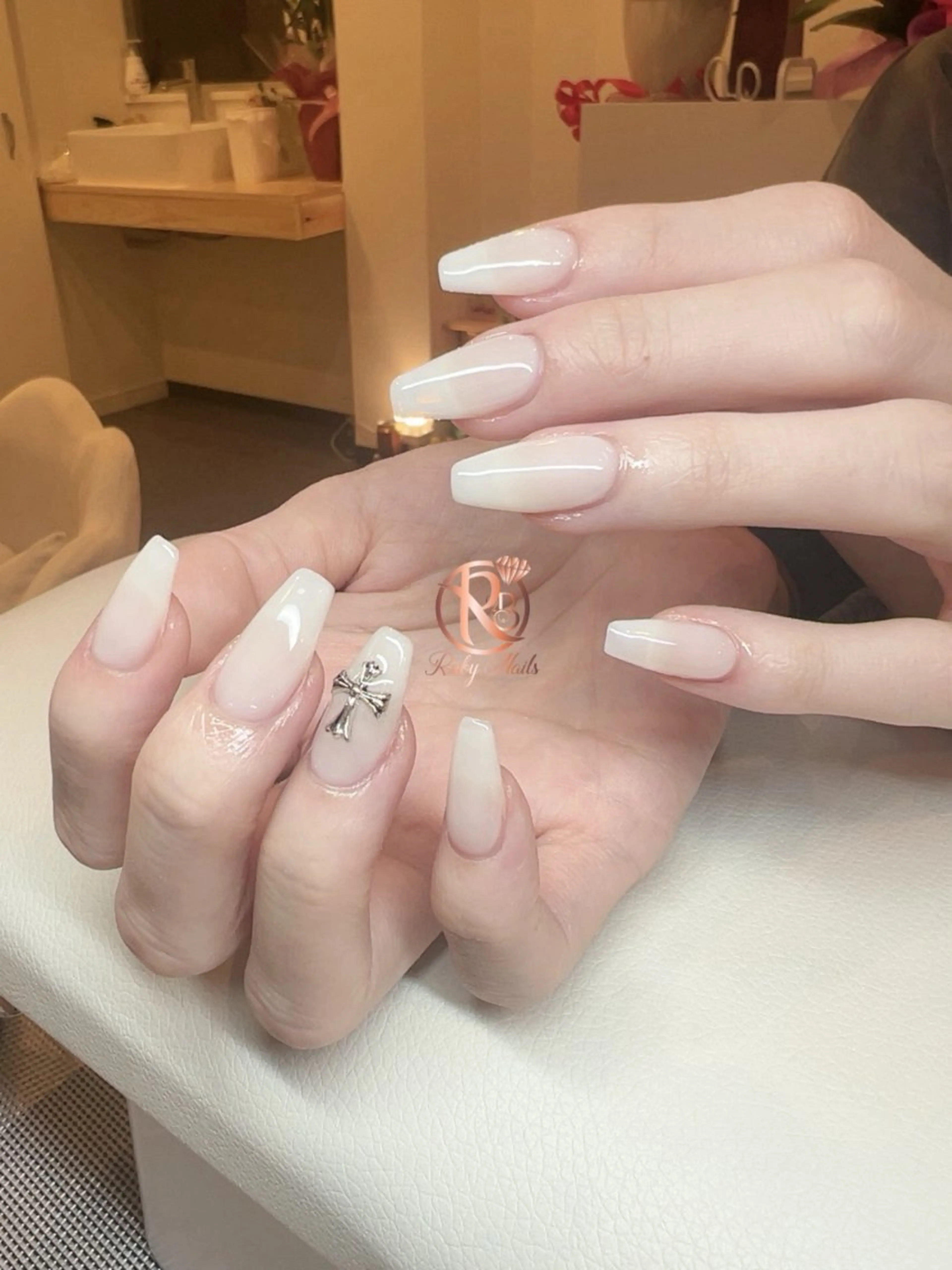 ネイル グラデーション キラキラネイル ピンク 春ネイル ワンホンネイル ハンドネイル RUBY Nail 日暮里店のネイルデザイン