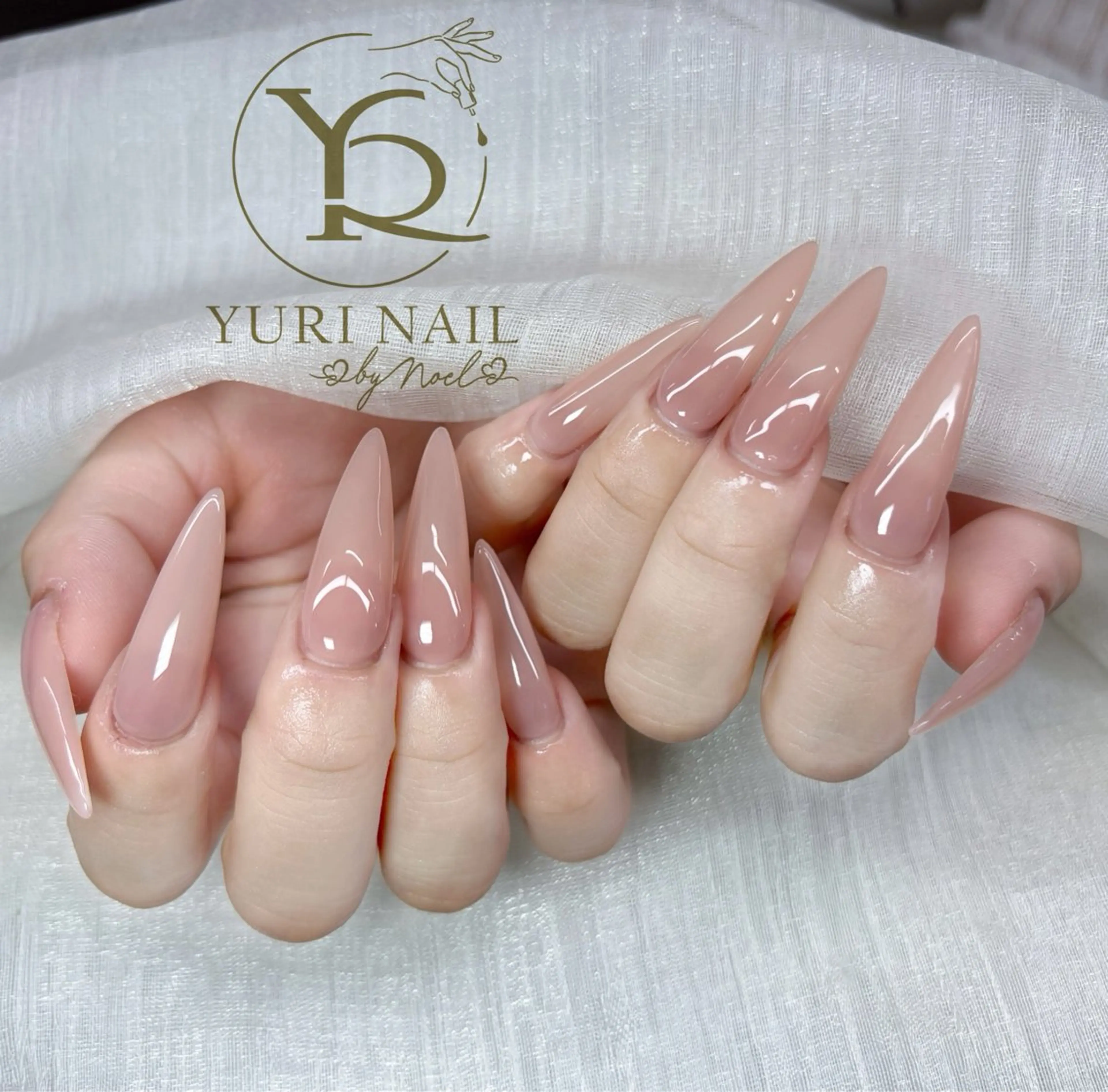 ネイル ハンドネイル フットネイル ハンドケア YURI Nail NARITAのネイルデザイン