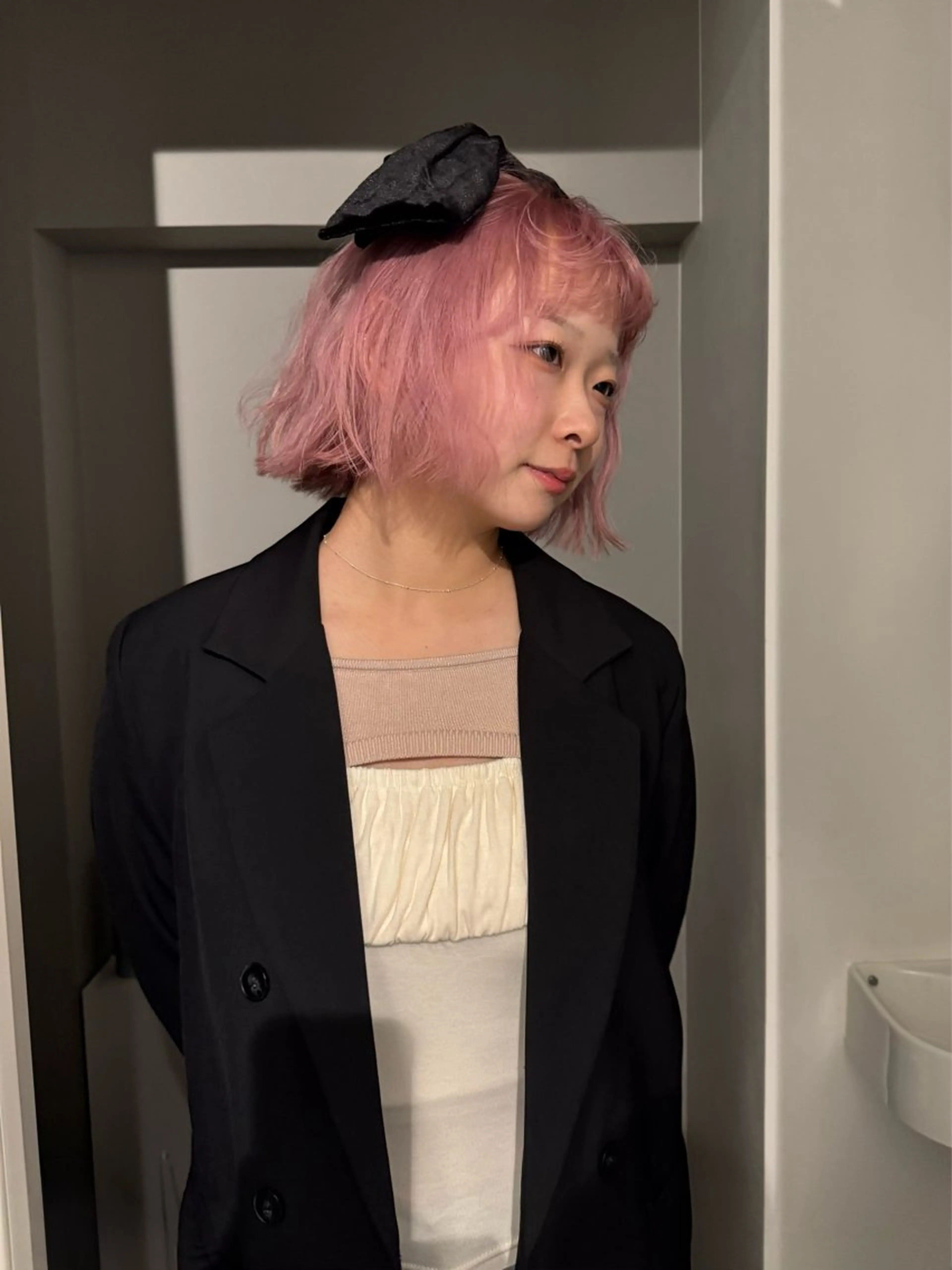 ショート カラー ヘアアレンジ ブリーチ ハイトーンカラー ピンクカラー ボブ ショートヘア ヘアカラー トリートメント mina 🌷のヘアスタイル