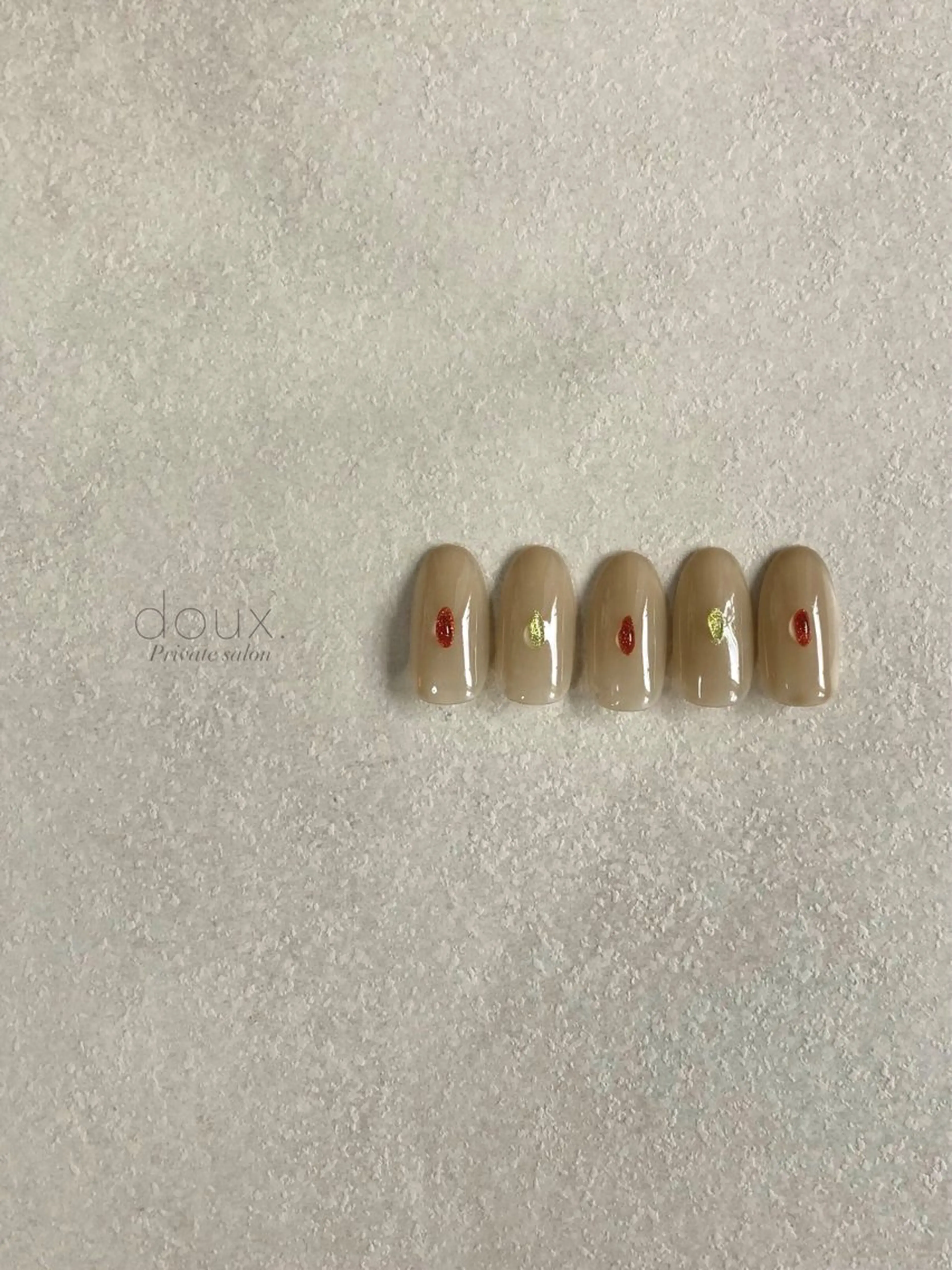 ネイル 韓国ネイル マグネットネイル ニュアンスネイル ワンカラーネイル ぷっくりネイル ハンドネイル doux. nailのネイルデザイン