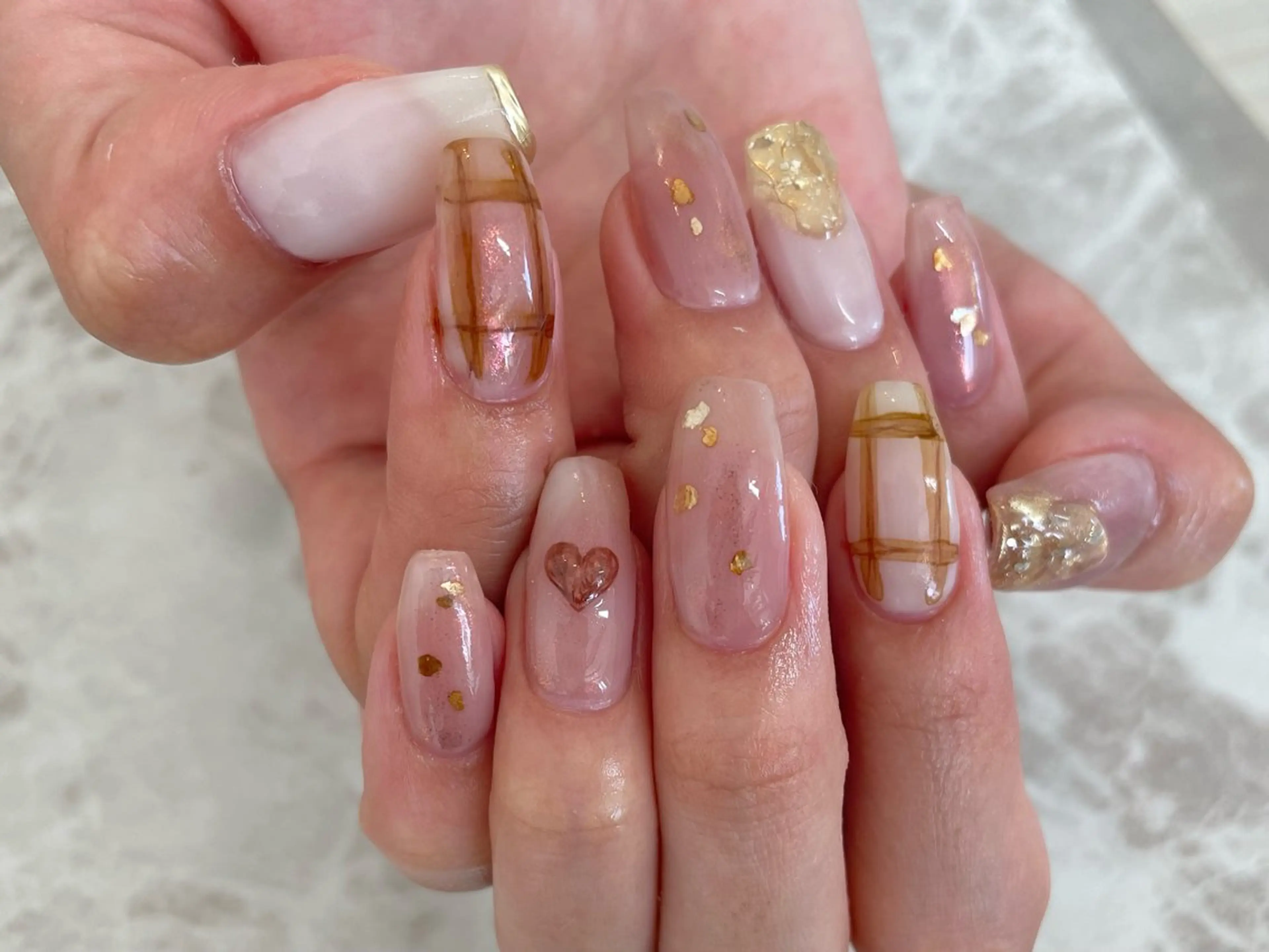 ネイル essence所属・pétit maakoのネイルデザイン