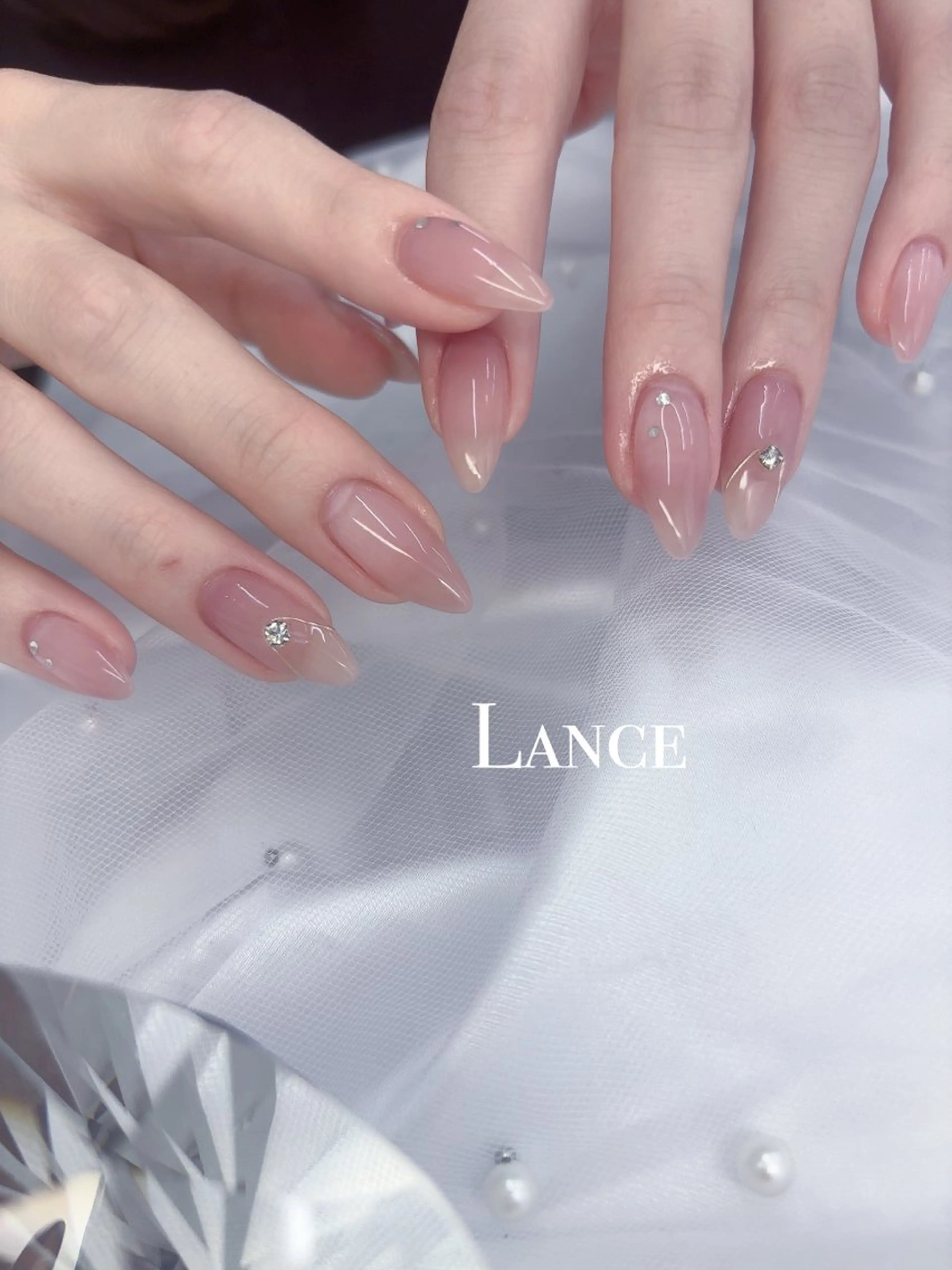 ネイル キラキラネイル 韓国ネイル 春ネイル ワンホンネイル ハンドネイル Lance nailのネイルデザイン