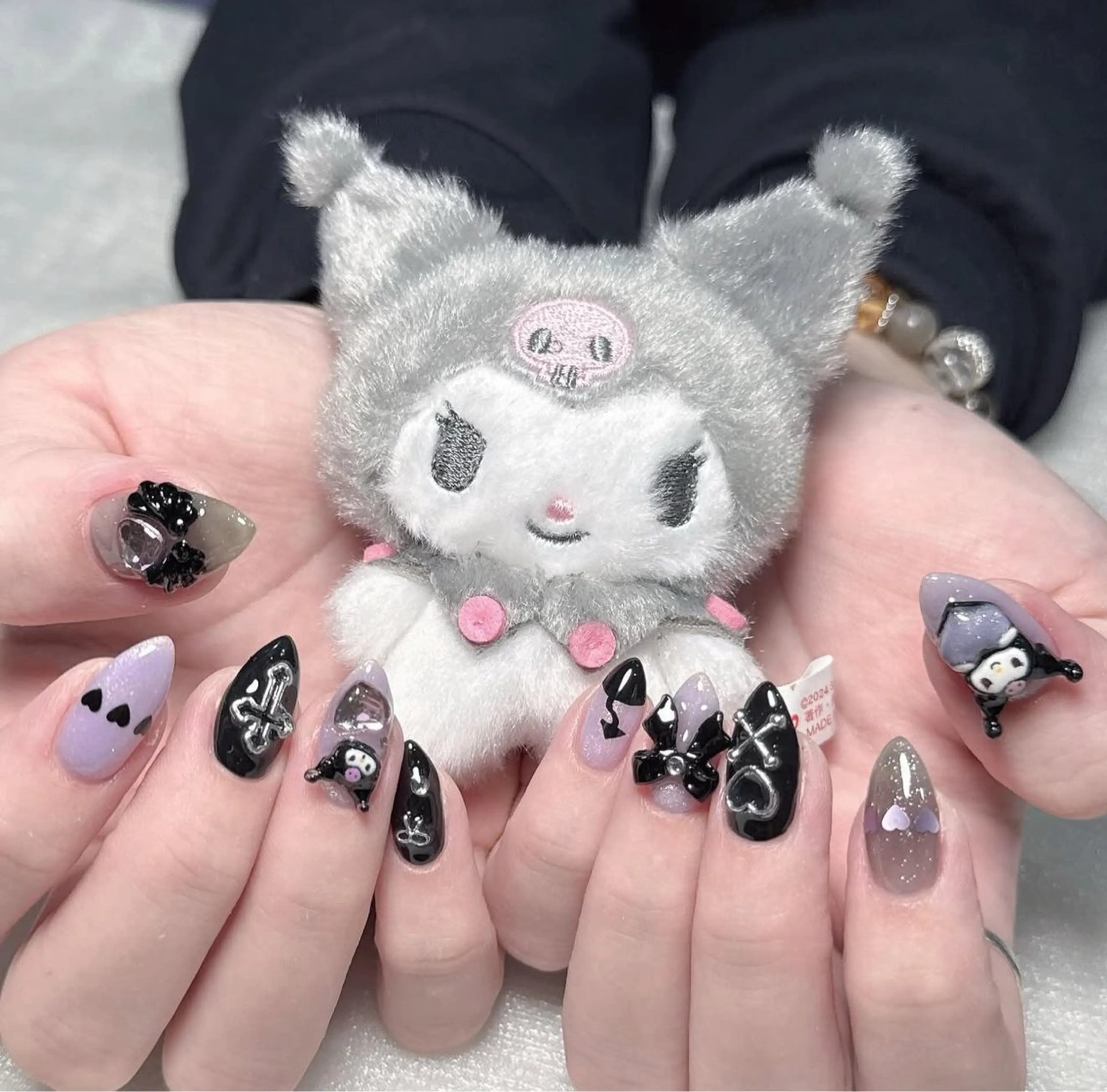 ネイル アニマル柄 オーロラネイル チークネイル フラッシュネイル ジェルネイル ハンドネイル Tira Nailのネイルデザイン